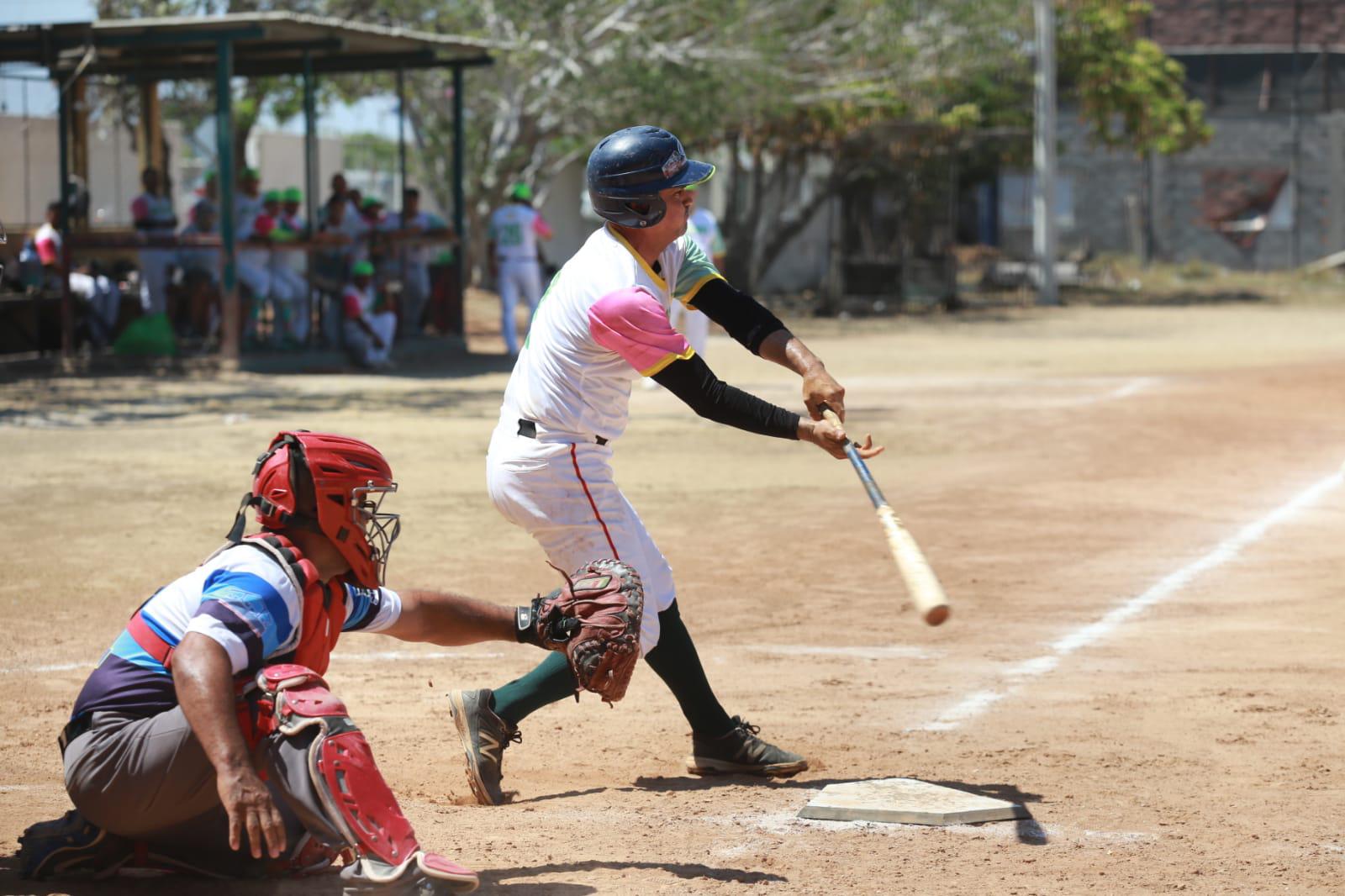 $!Covec se perfila al título de la Liga de Beisbol 40 años