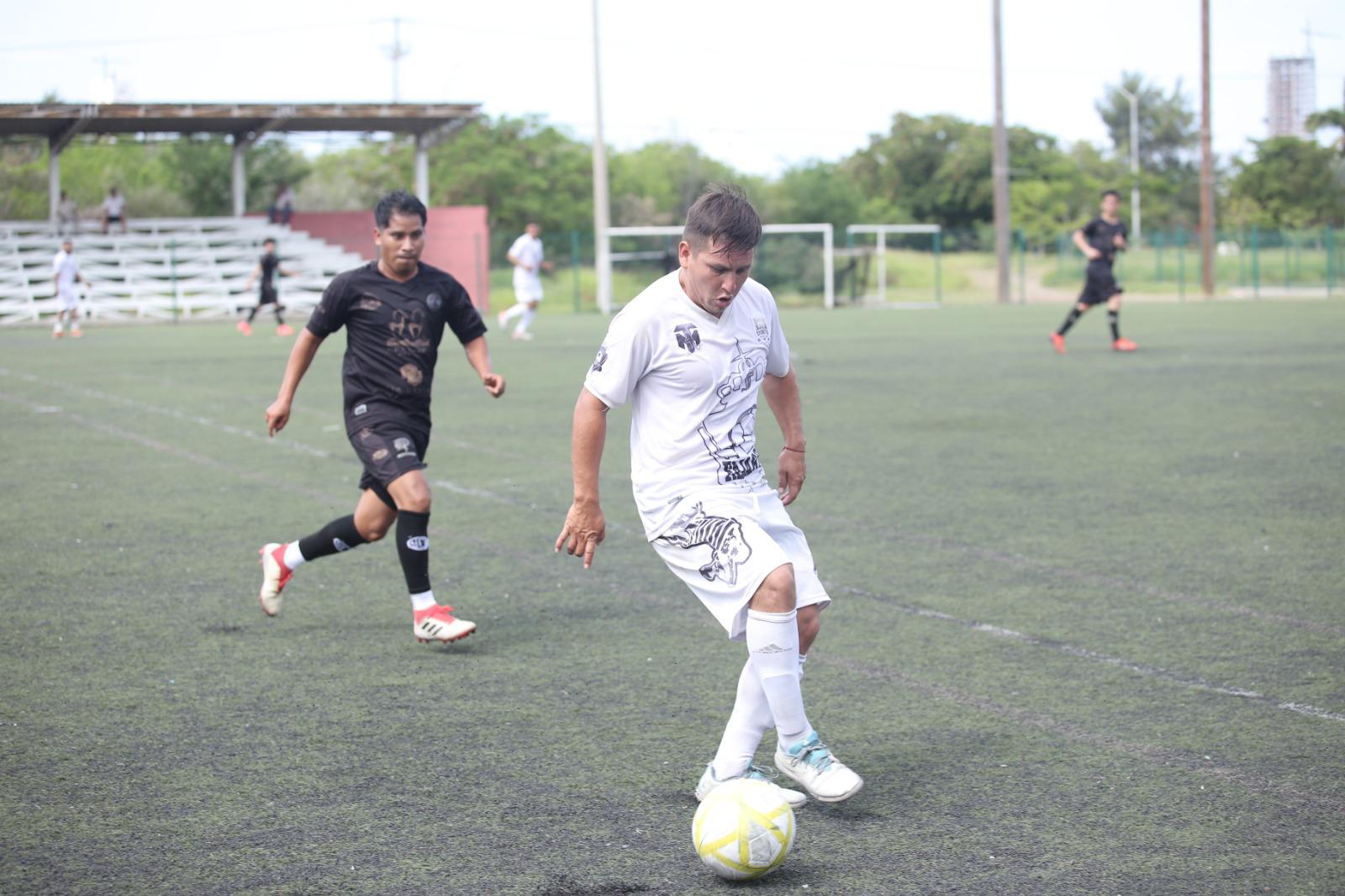 $!Familia Fajardo cumple con el trámite y está en semifinales de la Primera Fuerza