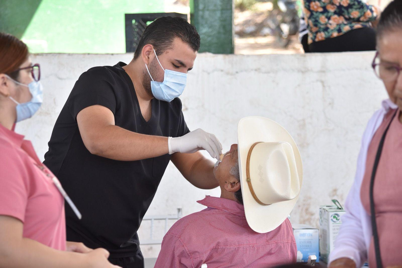 $!Llegan servicios de salud gratuitos a la comunidad de El Roble, Elota