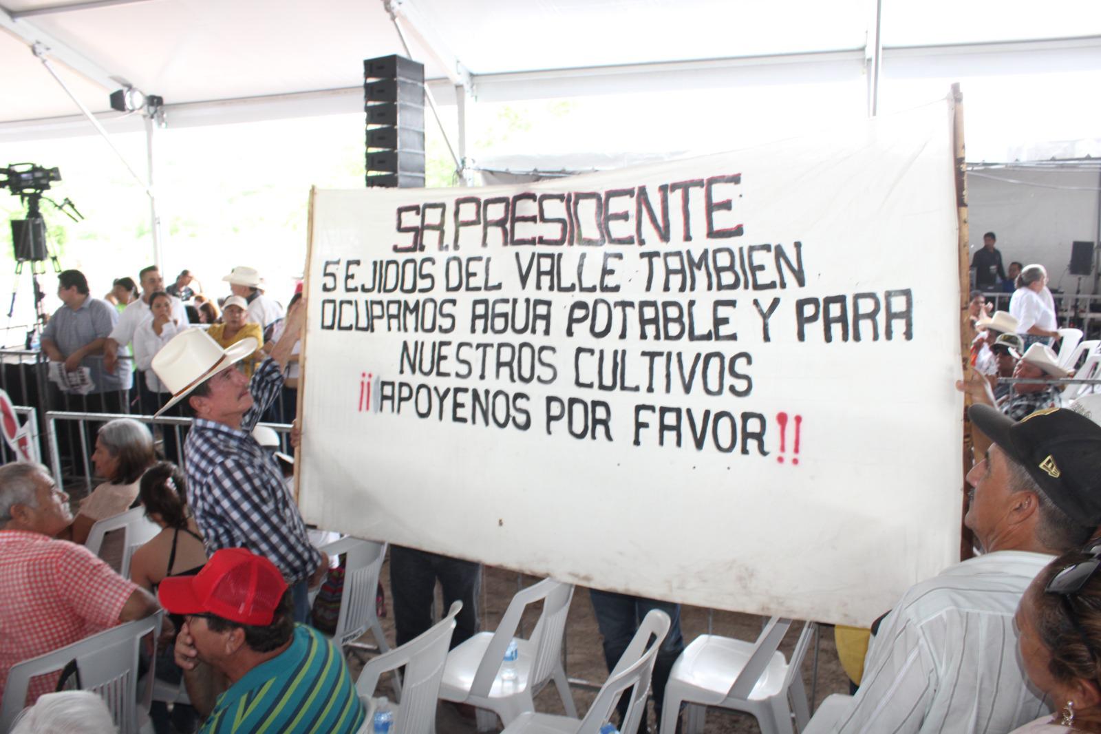 $!Ejidos de Rosario acuden a evento de AMLO y Sheinbaum para demandar se les contemple en la distribución de agua