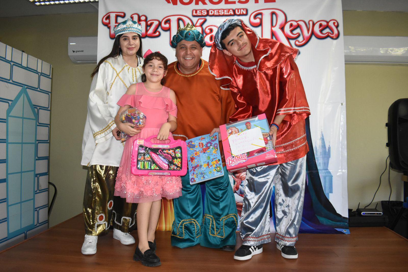 $!Los Reyes Magos de Noroeste entregan alegrías a niñas y niños de Culiacán