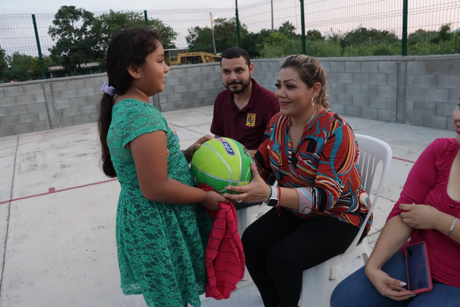 $!Entregan obra de agua potable y rehabilitación de cancha en La Estación