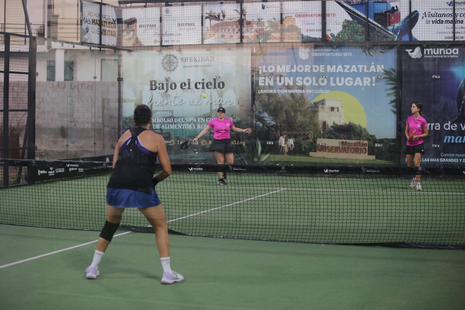 $!De Rueda y Lizárraga aseguran nivel Principiantes en Torneo Rosa de Pádel