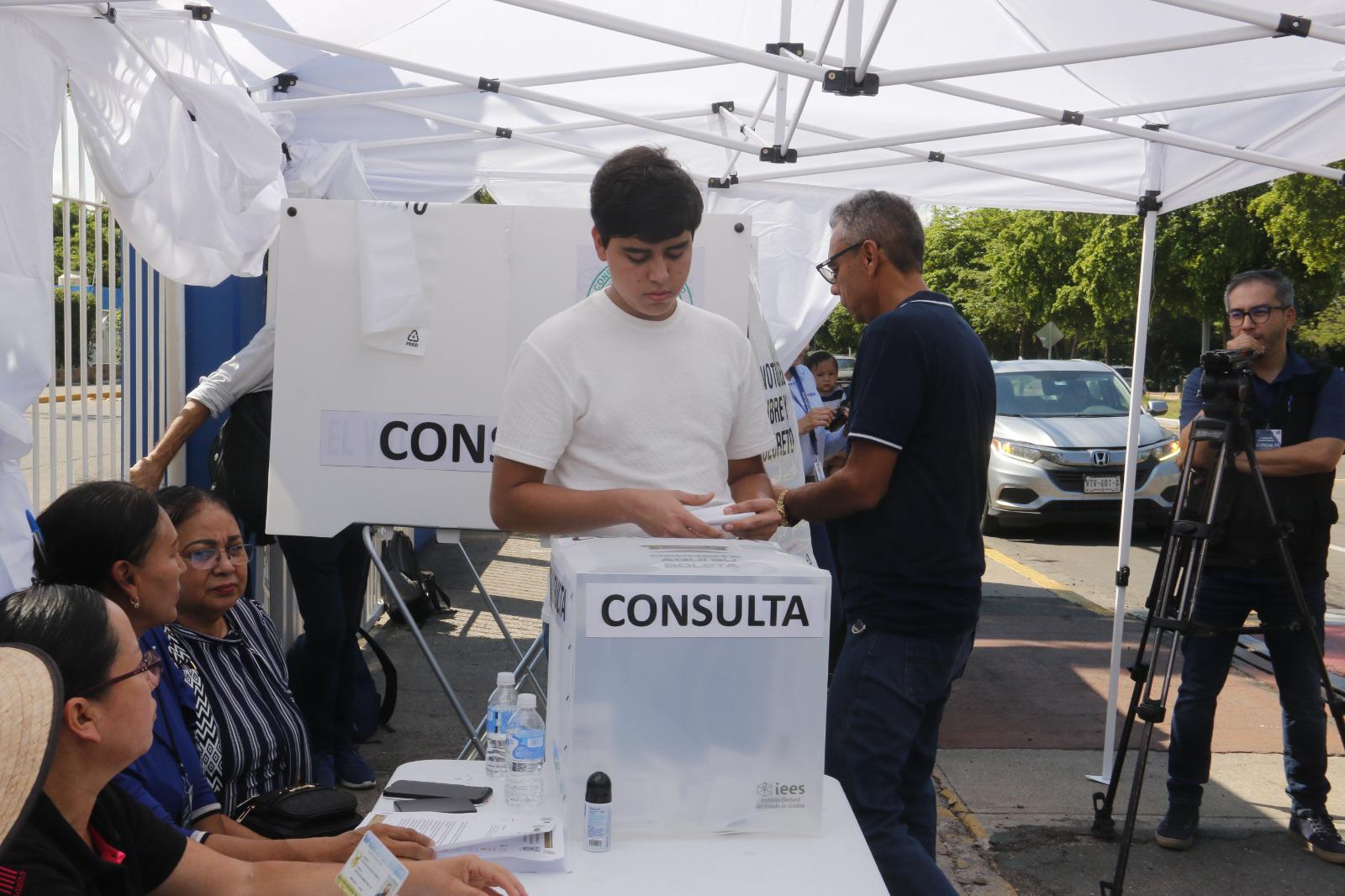 $!Pese a clases virtuales y violencia, Congreso instala mesas de consulta en Ciudad Universitaria, en Culiacán