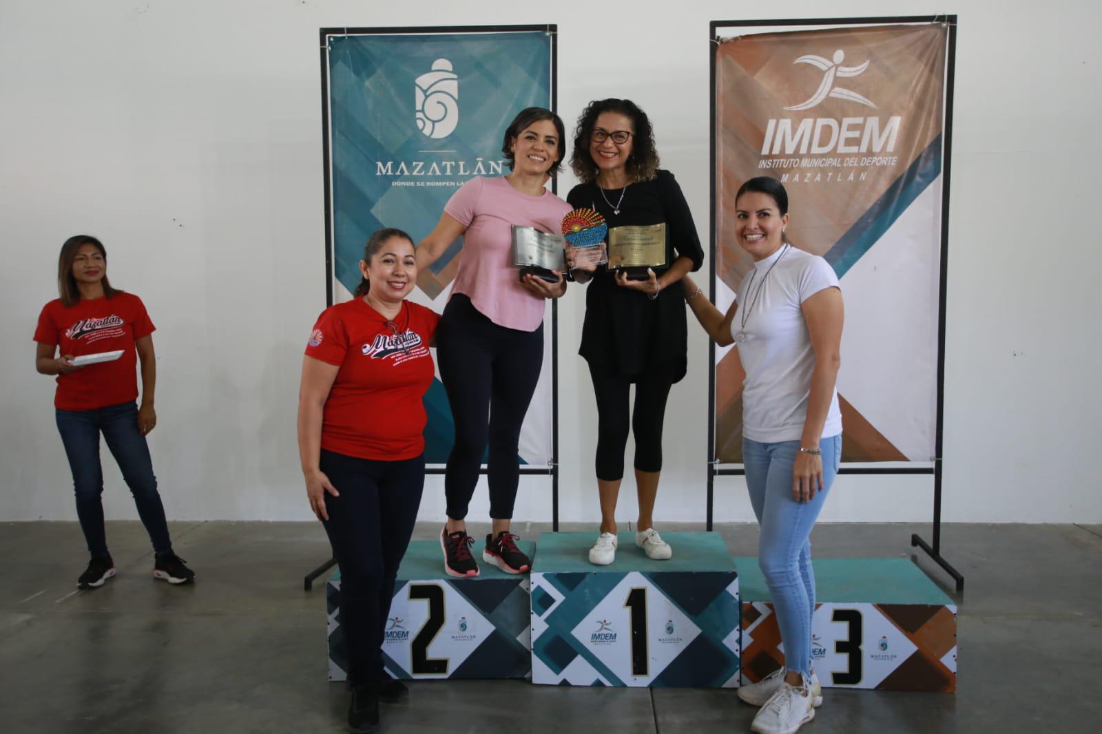 $!Comité de Natación premia a lo mejor de este 2022