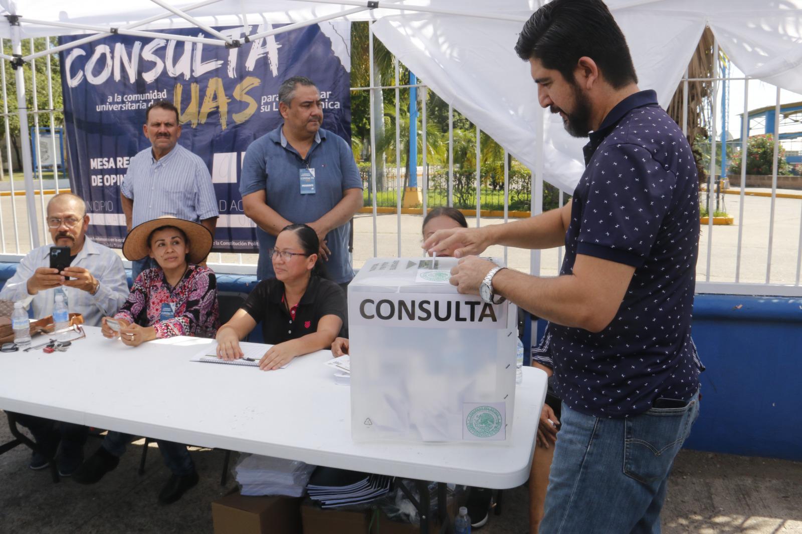 $!Pese a clases virtuales y violencia, Congreso instala mesas de consulta en Ciudad Universitaria, en Culiacán