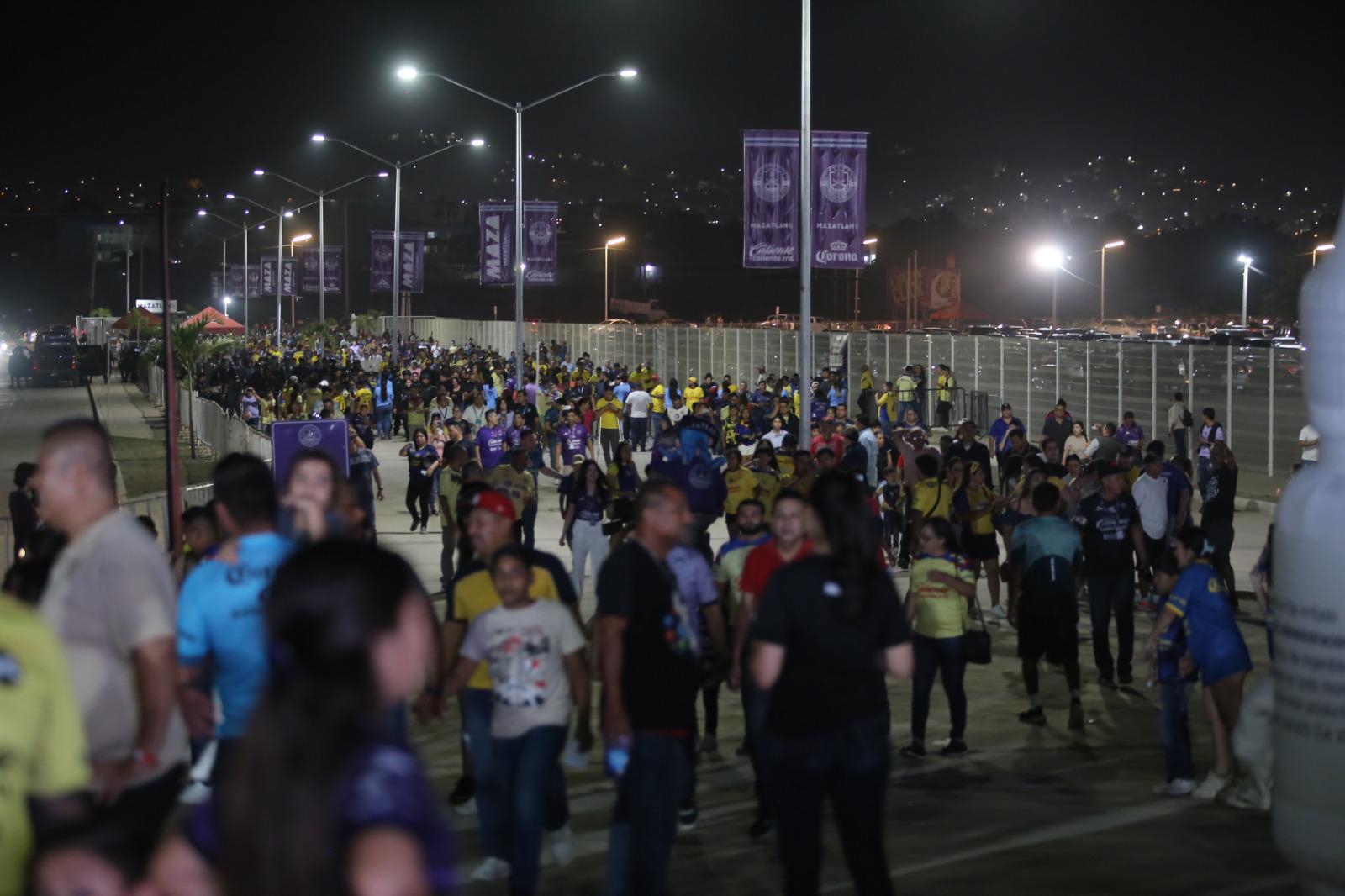 $!Policía Municipal y Guardia Nacional implementan fuerte operativo de seguridad en el Mazatlán vs América