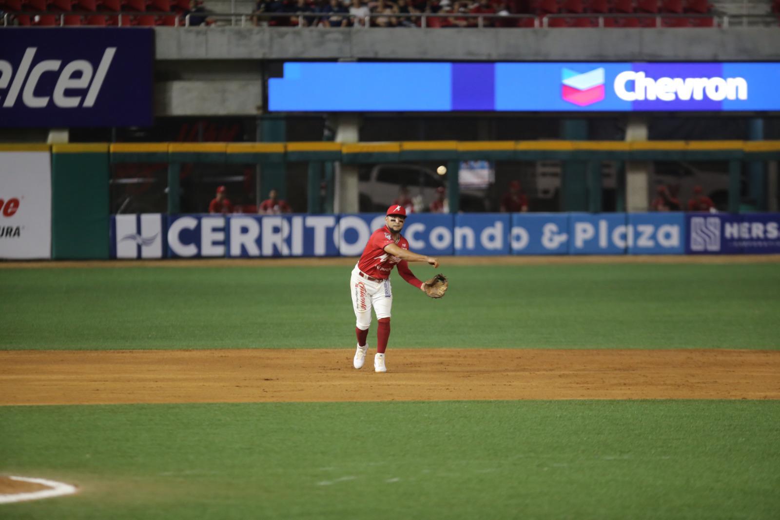 $!Tomateros aprovecha descontrol y aumenta racha ganadora