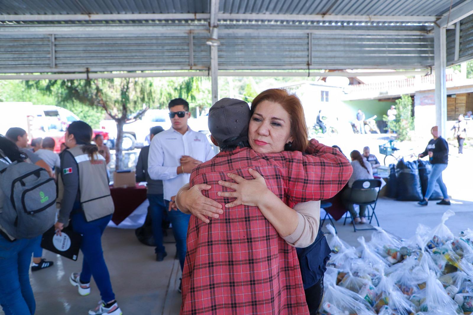 $!Sebides atiende la sierra de Concordia y brinda apoyos a familias en Mazatlán