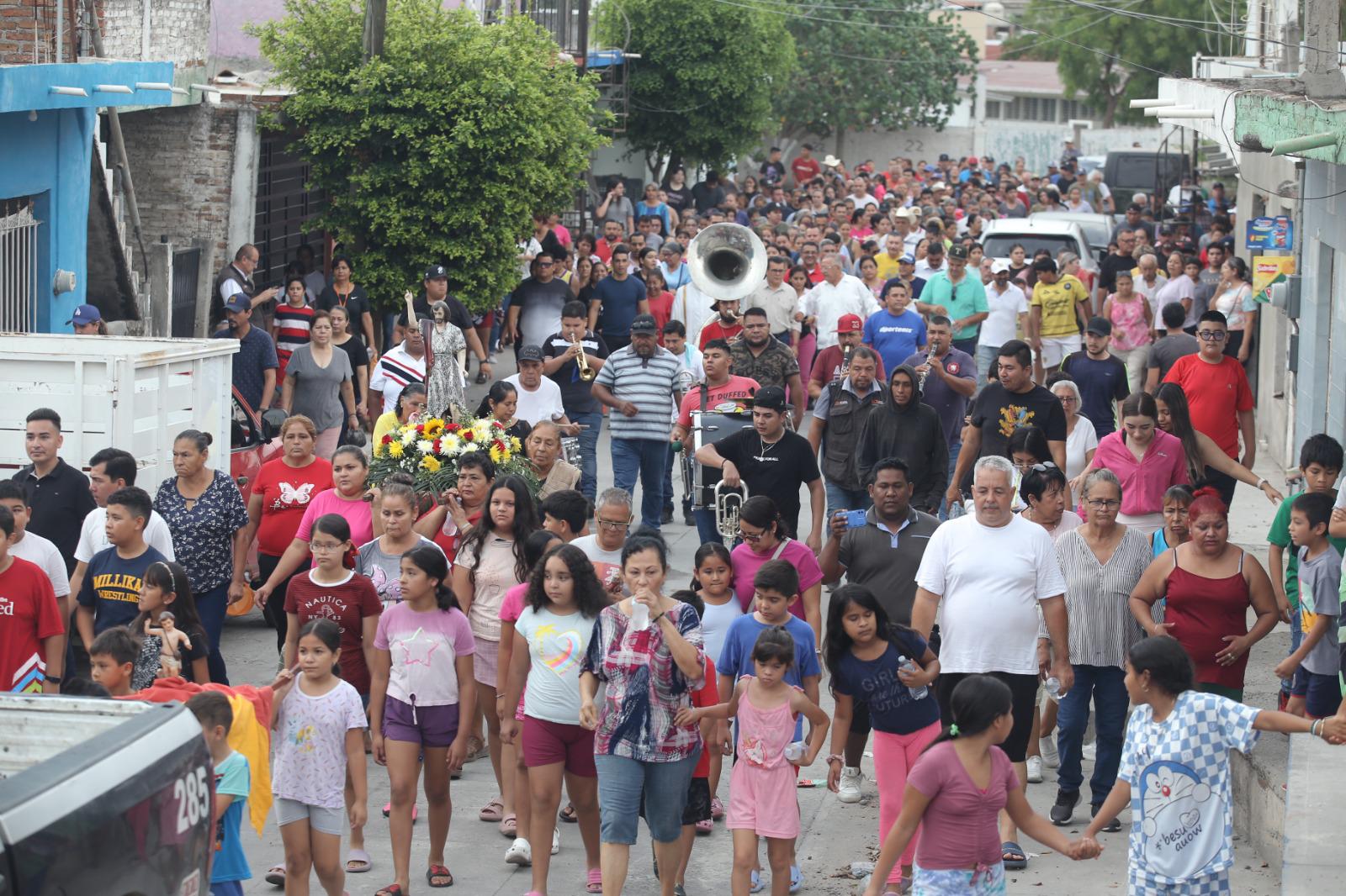 $!Celebran a San Juan Bautista con tradicional baño en Villa Unión