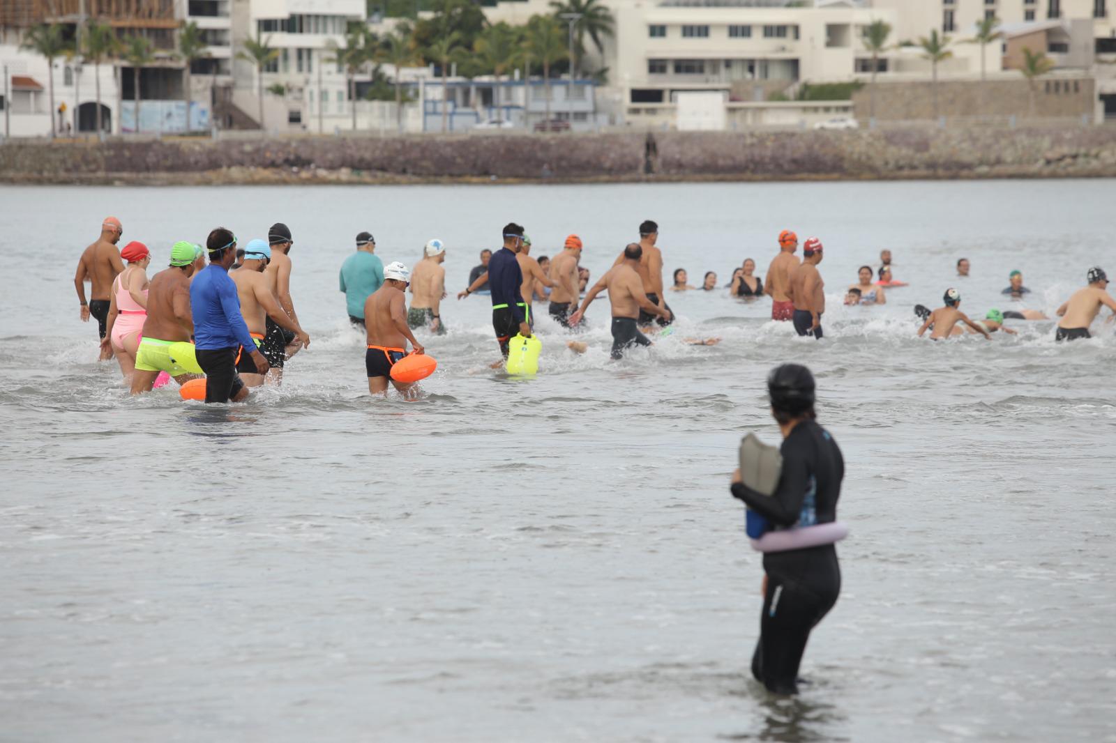 $!Ian José Gamboa e Itchel Reyes triunfan en la octava Puntuable de Natación