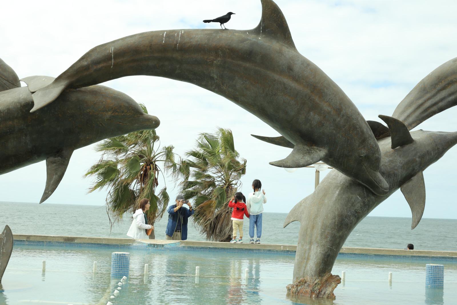 $!Visitantes aprovechan su último día de puente para disfrutar en la zona de Olas Altas