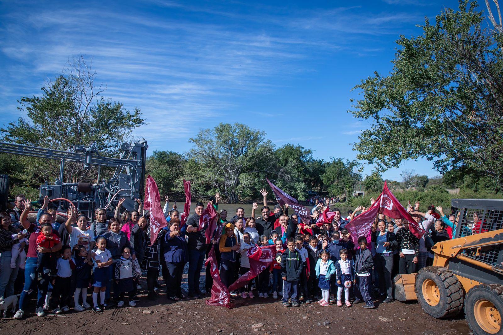 $!Entregan cancha de futbol, acciones de vivienda e inauguran obras de rehabilitación en Tepuche