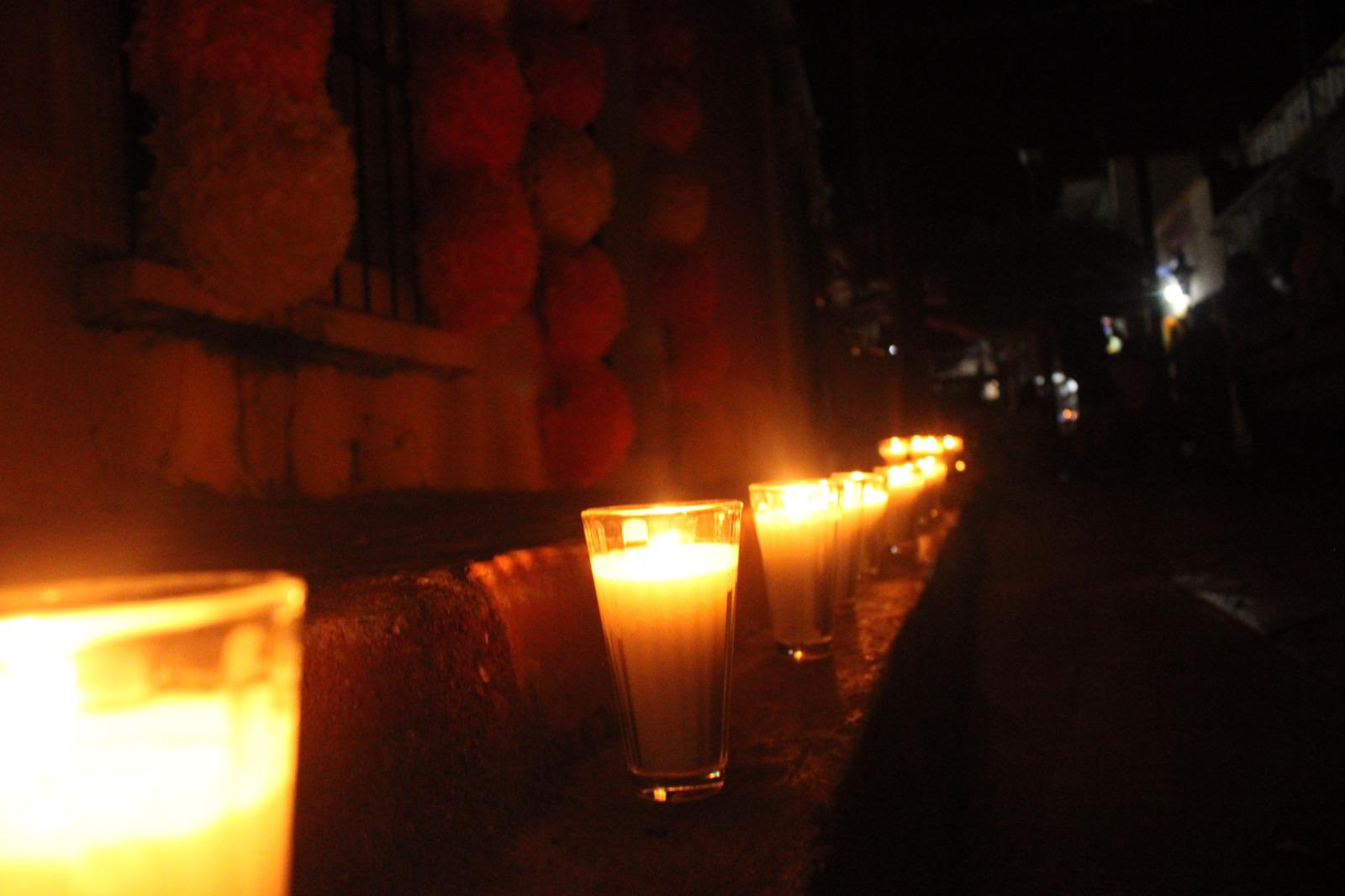 $!Exponen con nostalgia tradicionales altares de muertos en Rosario