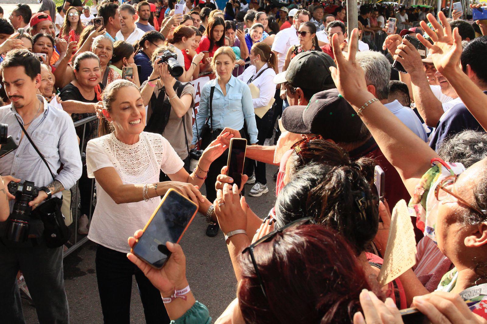 $!‘Es tiempo de mujeres y la 4T’, dice Claudia Sheinbaum en su visita a Culiacán