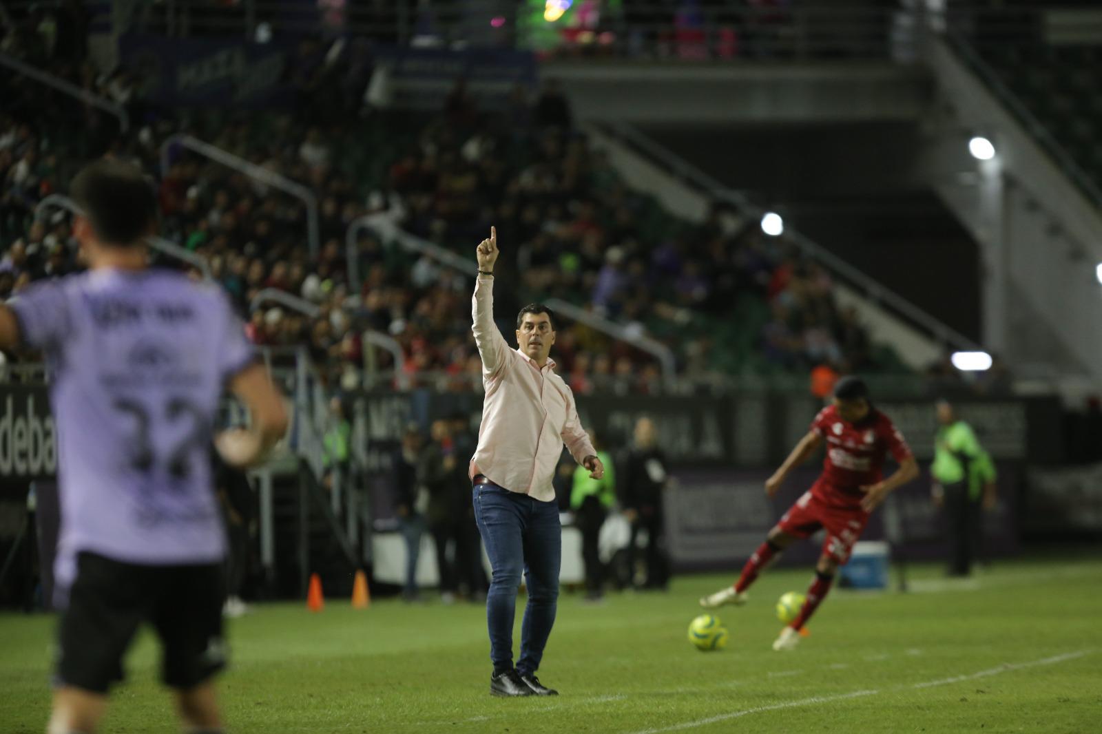 $!Mazatlán hace su Carnaval con primer triunfo del torneo