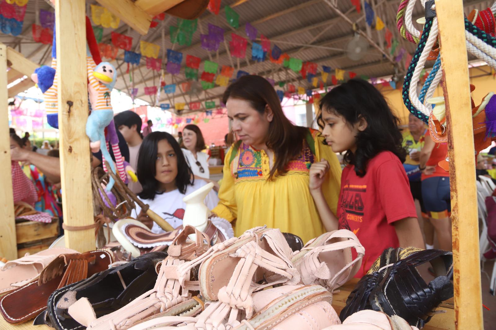 $!Muestran en tianguis la gastronomía, artesanías e historias de La Noria