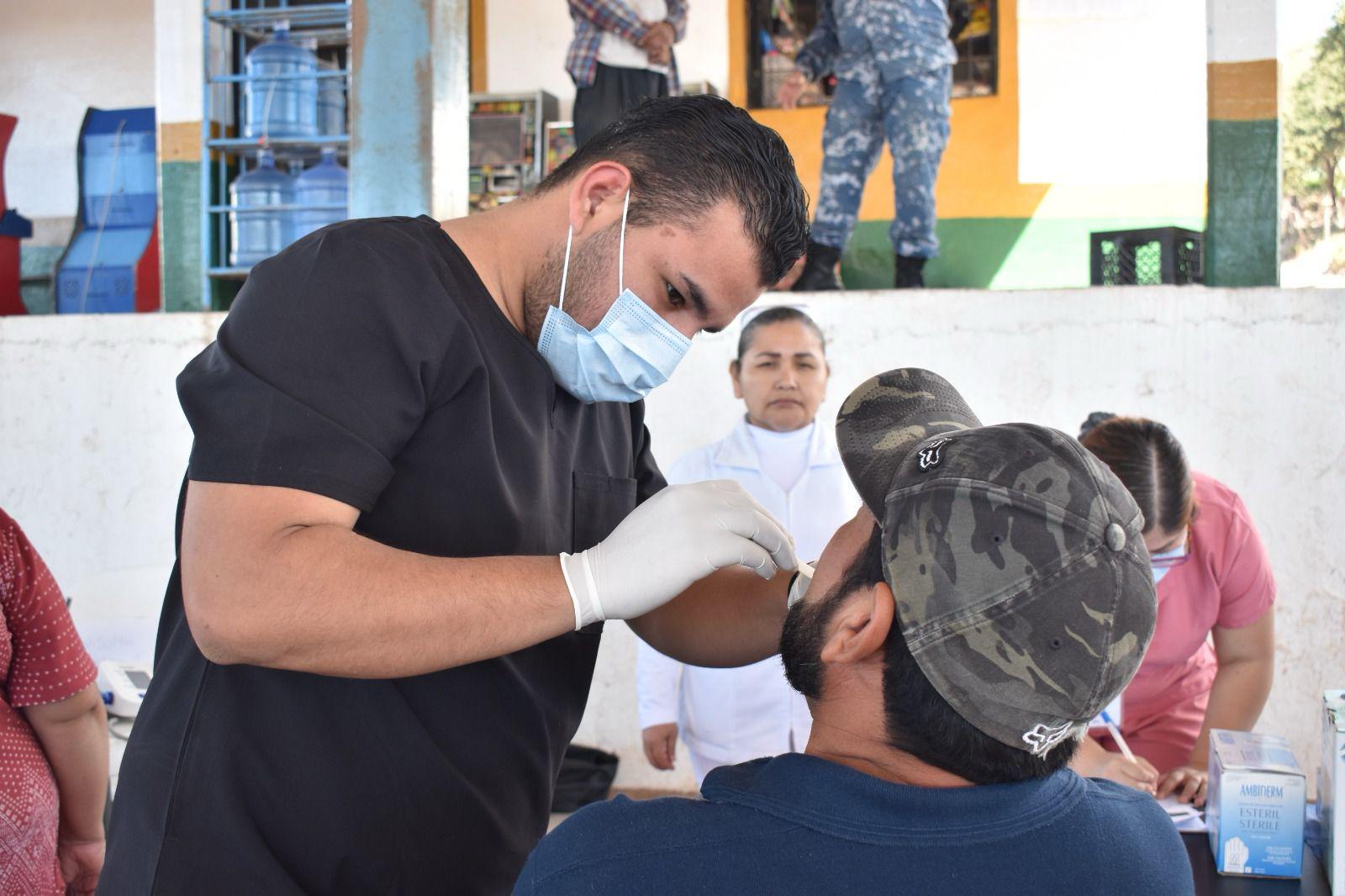 $!Llegan servicios de salud gratuitos a la comunidad de El Roble, Elota