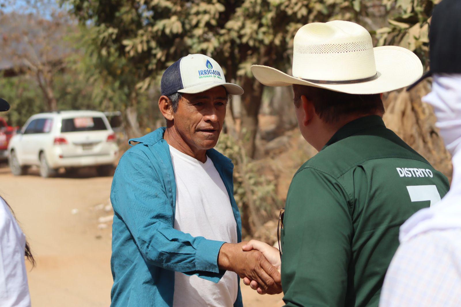 $!Noé Heredia se compromete a beneficiar a los habitantes de las comunidades de Culiacán