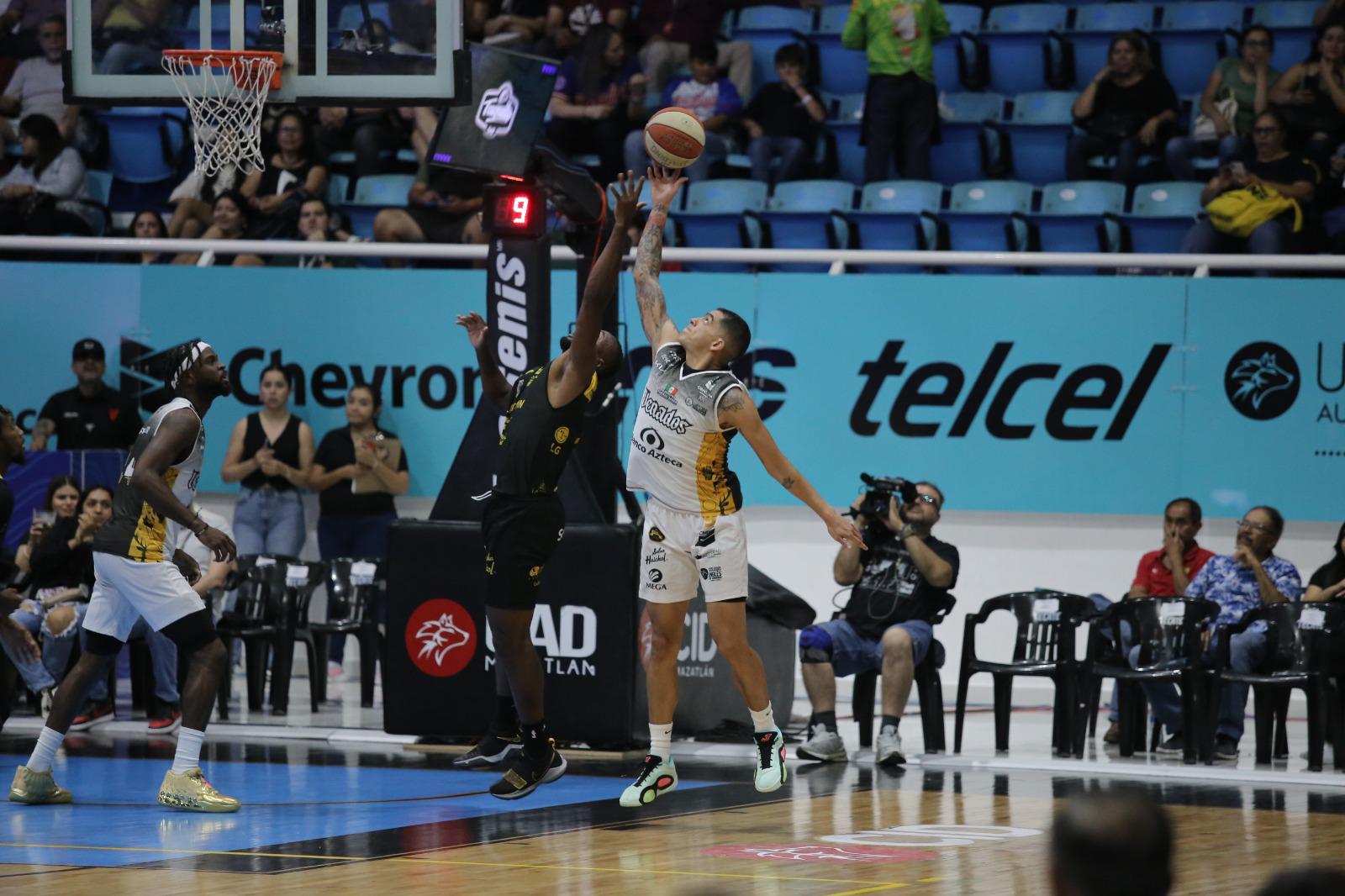 $!Venados Basketball pierde el paso y cae ante Caballeros