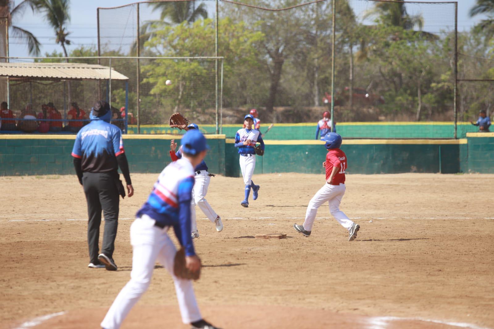 $!Disputados partidos se viven en Torneo Distrital y Nuevos Valores