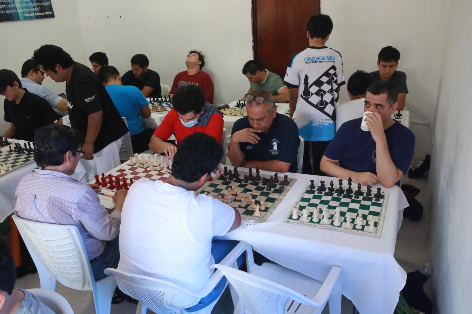 $!Hiram Velarde domina el tablero en Torneo Manuel Gómez Morín