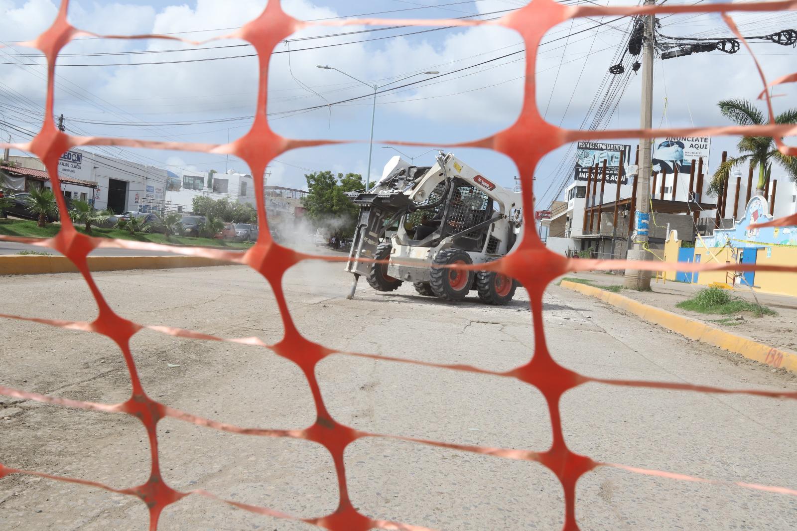 $!Reportan que volvieron a abrir una parte ya terminada en avenida Clouthier, en Mazatlán