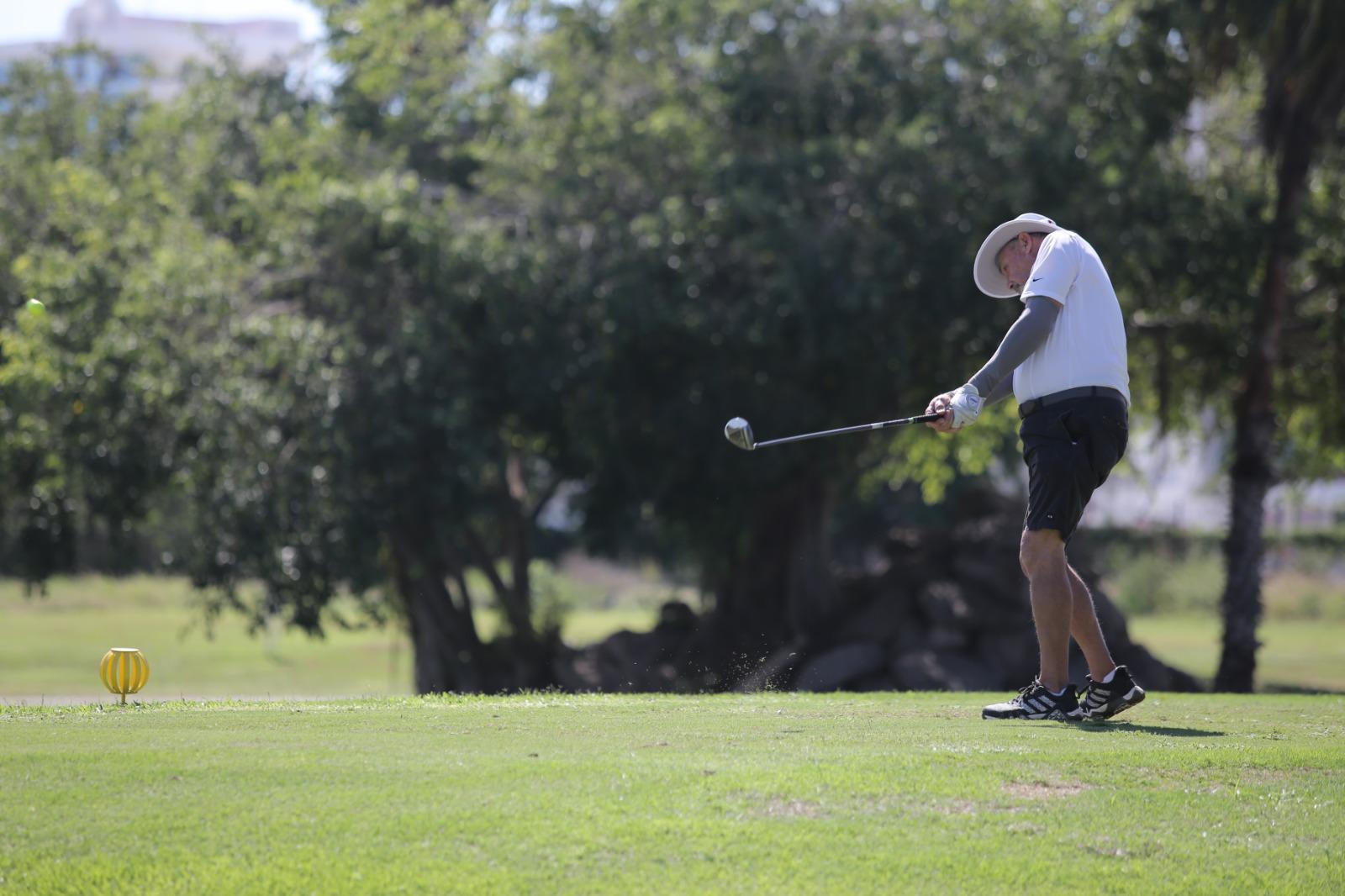 $!Golfistas toman la salida de Torneo Anual de Golf El Cid