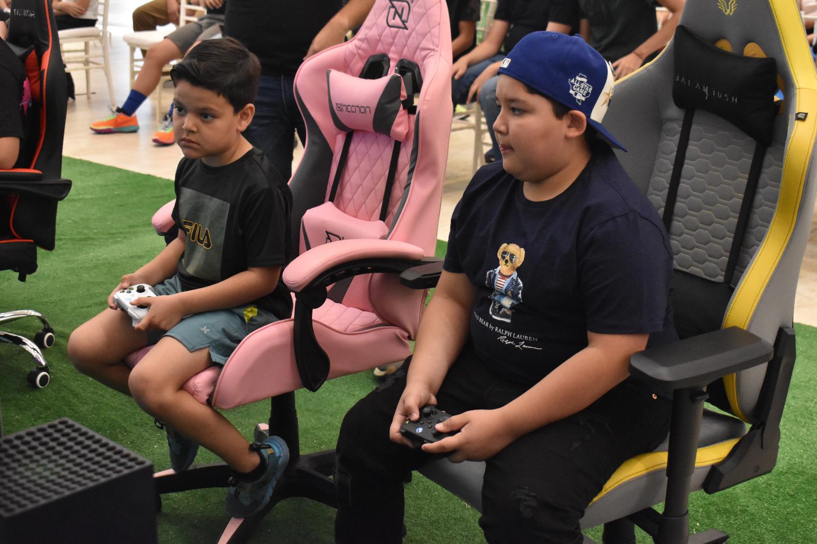 $!La competencia se llevó a cabo en el departamenteo de videojuegos de la tienda departamental.