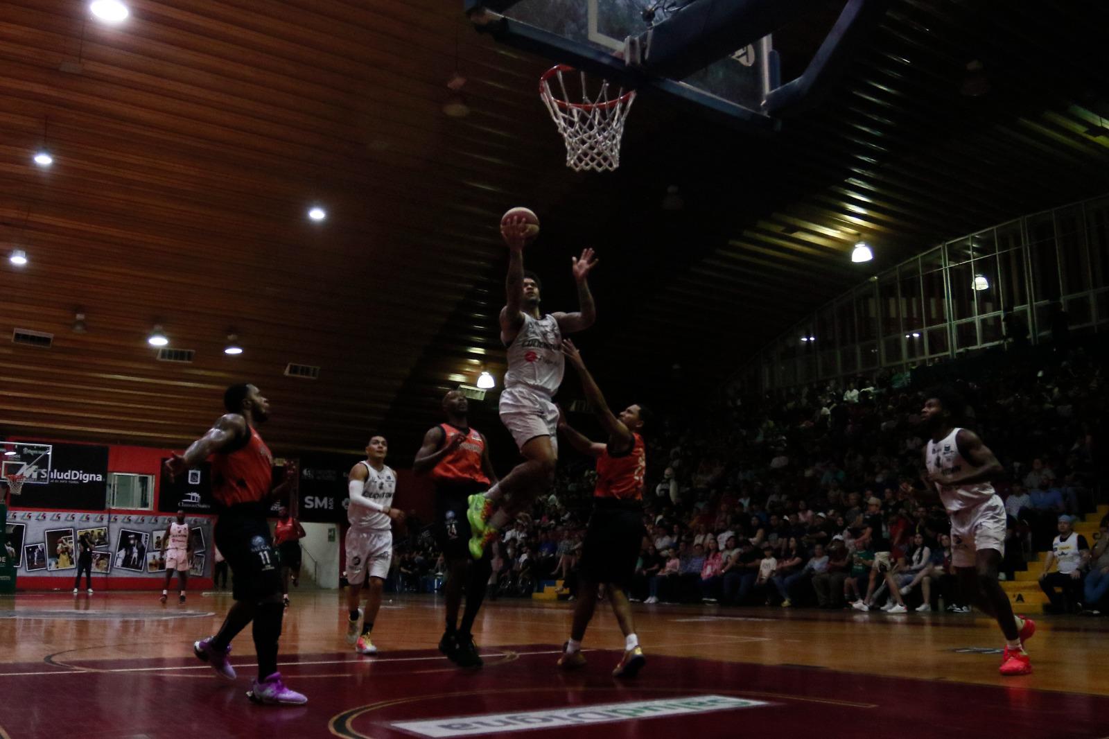 $!Pioneros supera de visita a Caballeros para emparejar la serie de playoffs