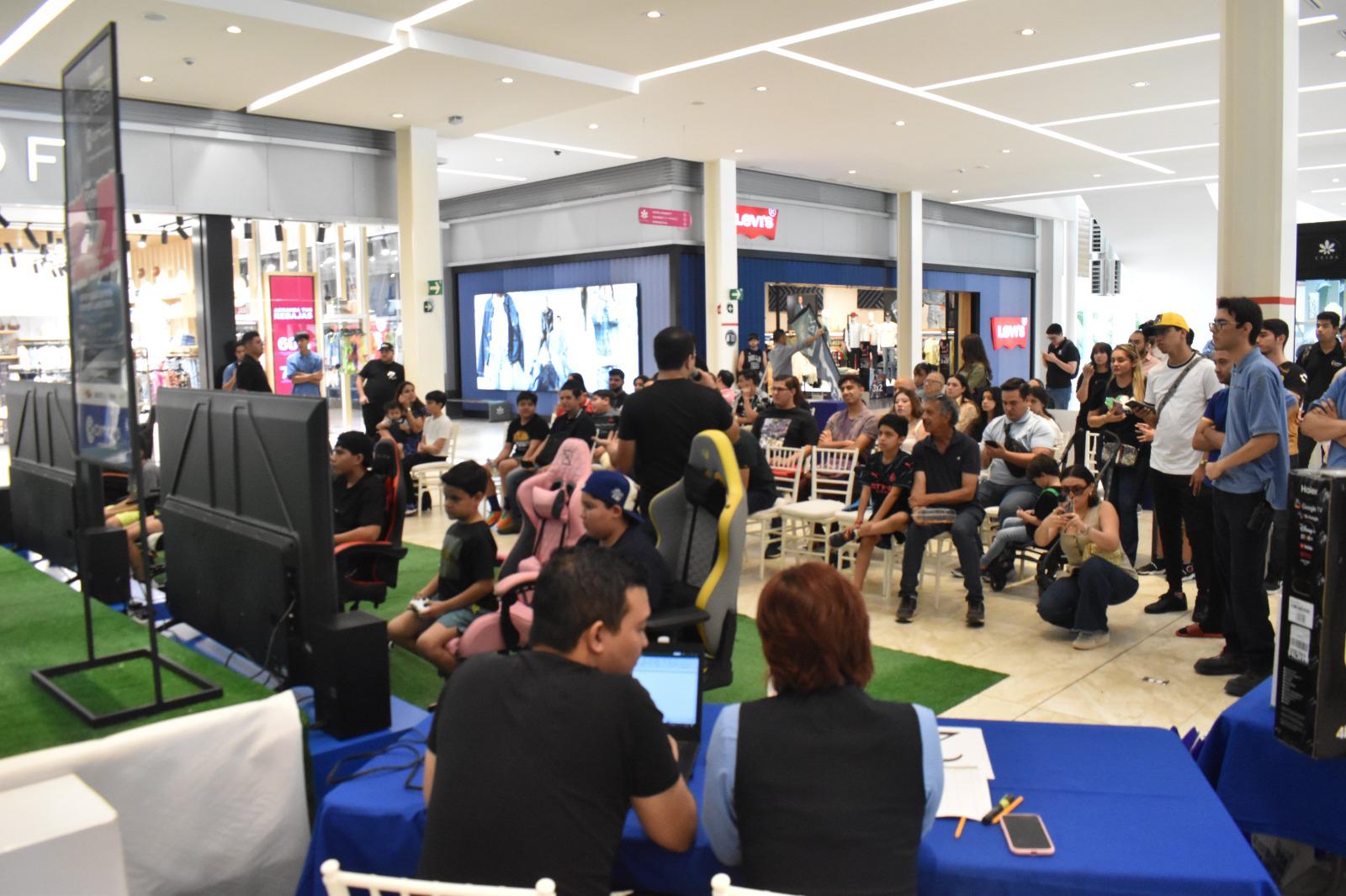 $!El Torneo EA Sports FC 2024, organizado por la tienda departamental Cimaco, fue totalmente familiar.