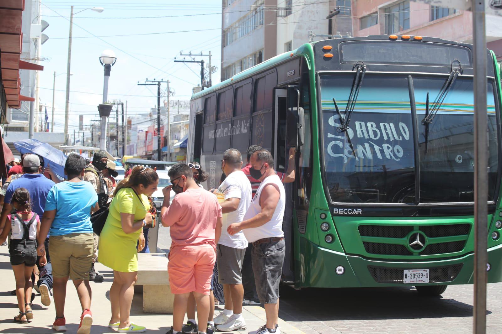 $!Todos con cubrebocas y sin sobrecupo, así operarán camiones urbanos en Mazatlán