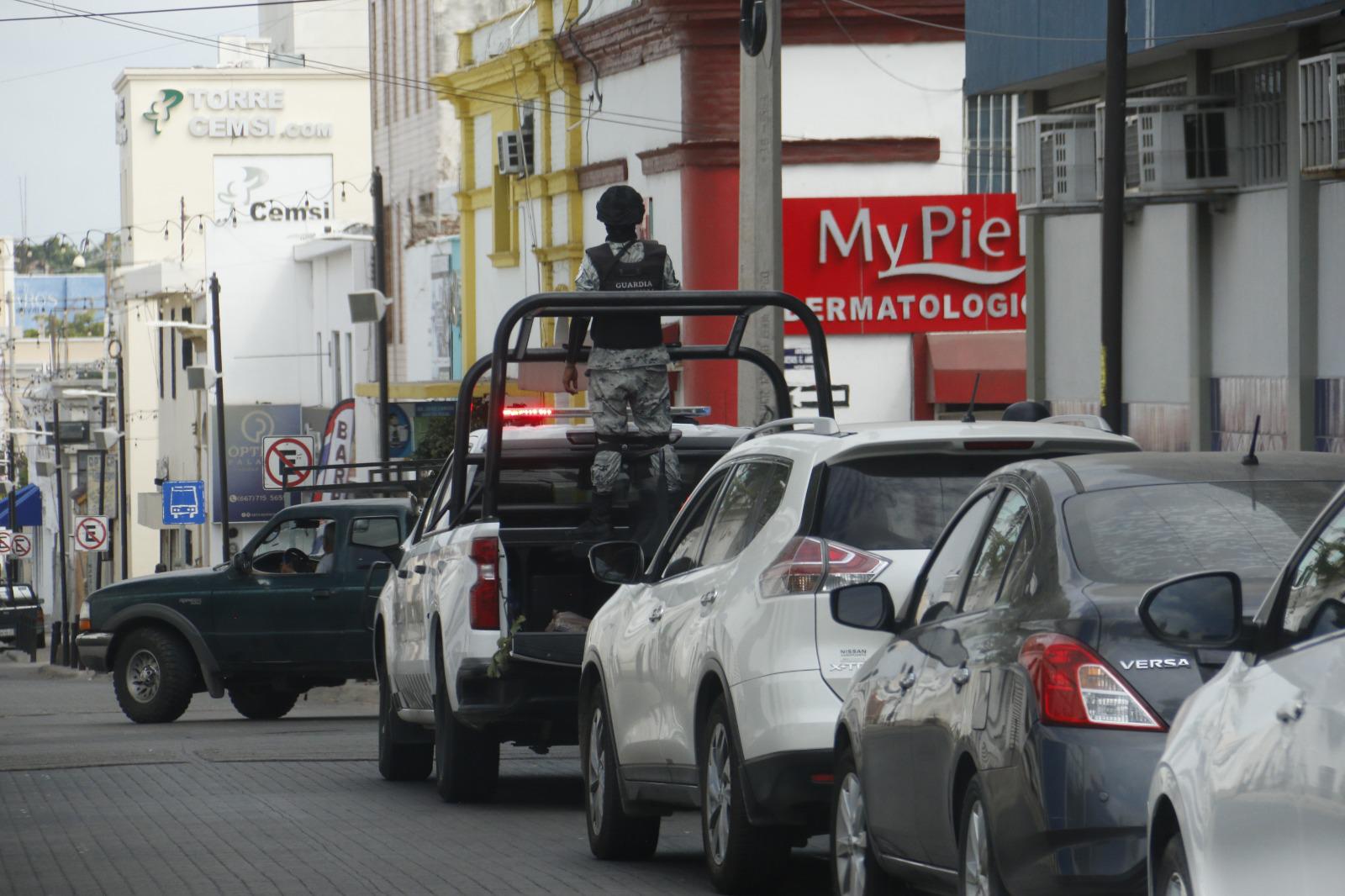 $!Patrulla y vigila la Guardia Nacional en zona Centro y escuelas en Culiacán