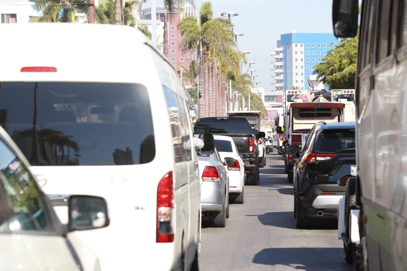 $!Mazatlán, una ciudad con gran apretón vial