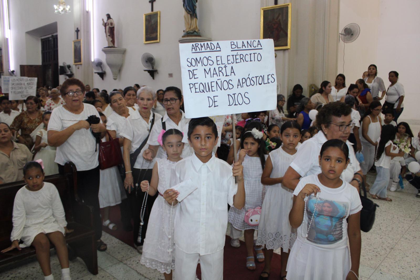 $!Pese a lluvia, niños ofrendan su alegría y peregrinar a la Virgen de Rosario