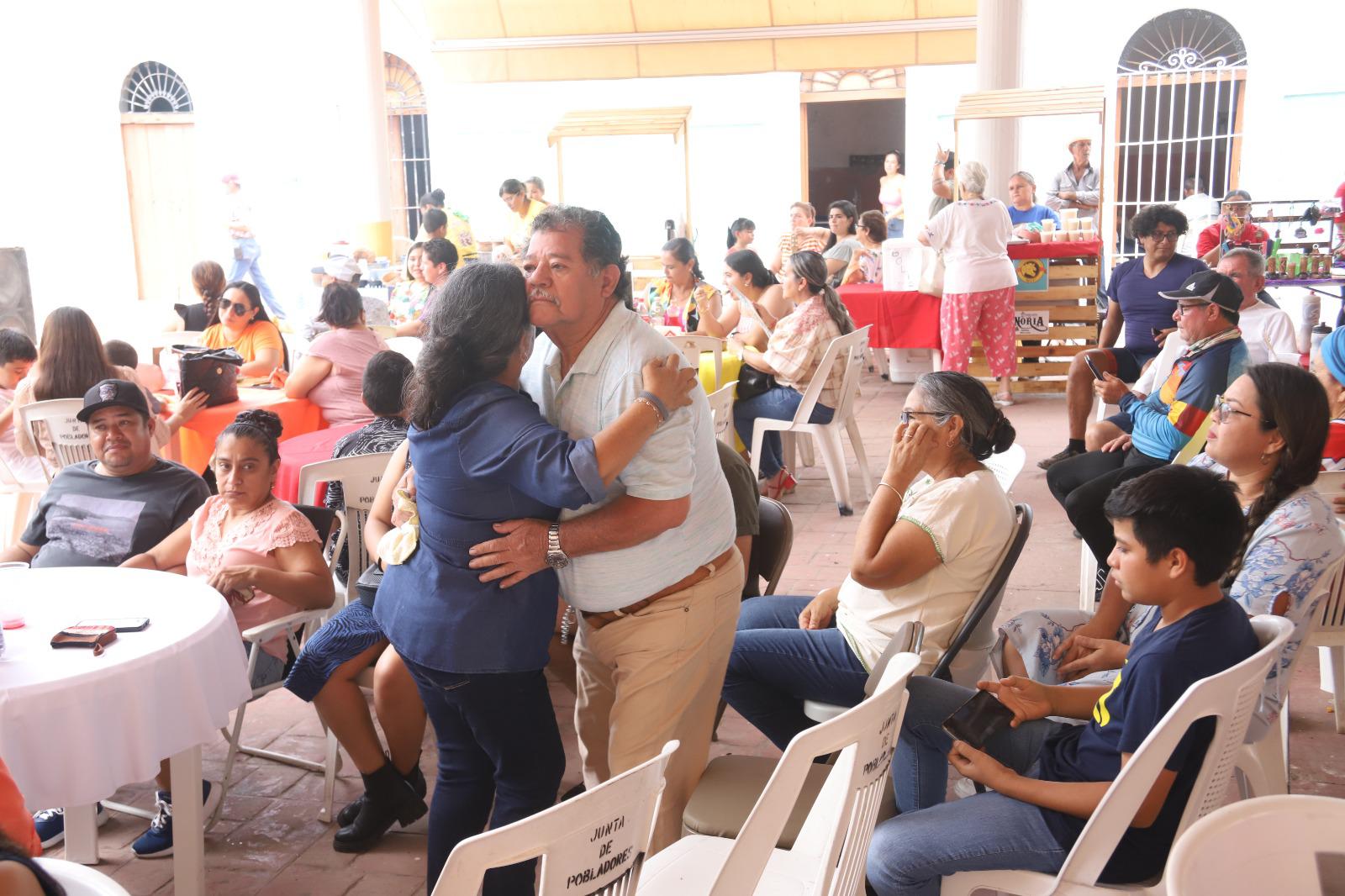 $!Muestran en tianguis la gastronomía, artesanías e historias de La Noria