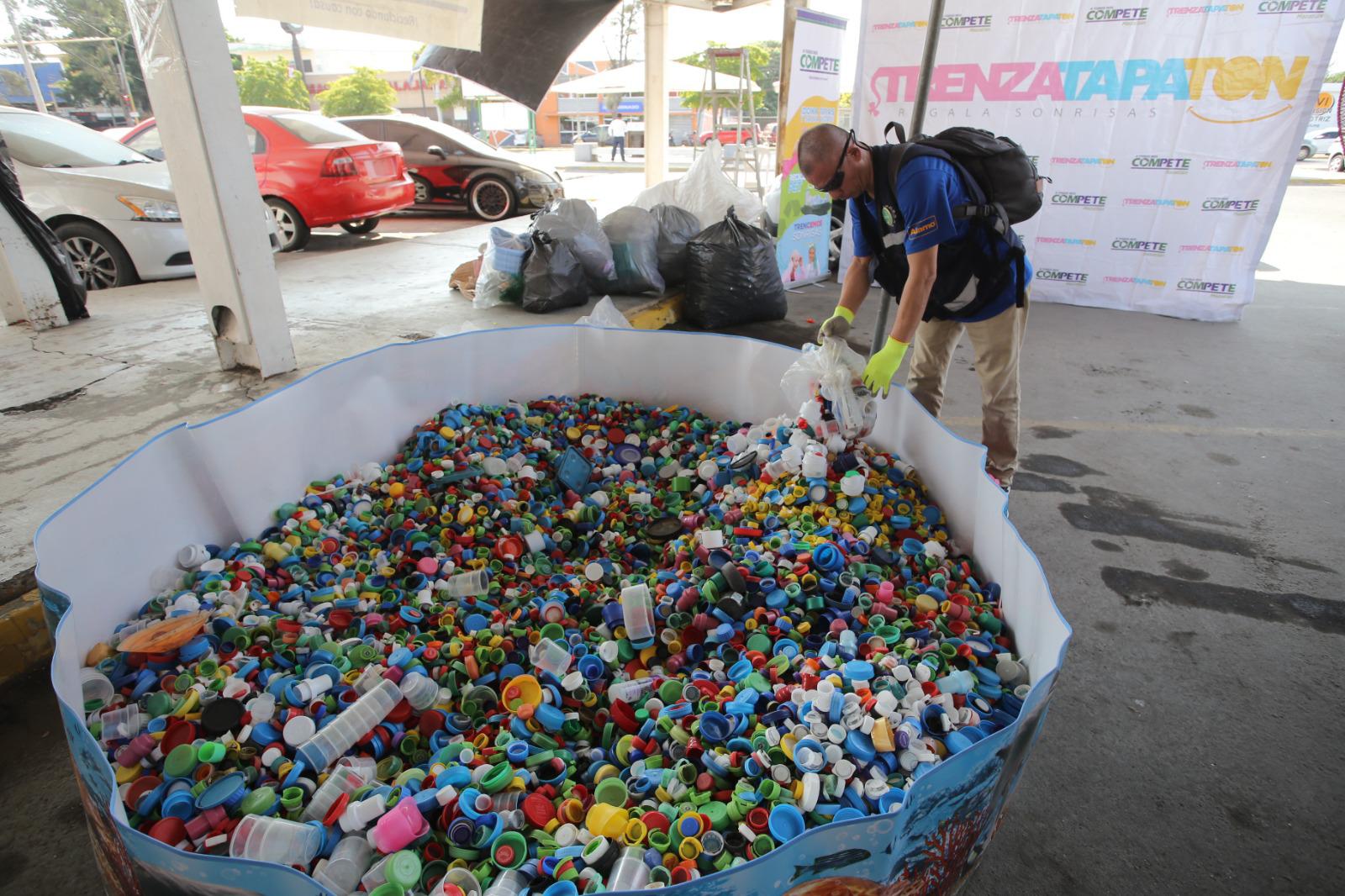 $!Celebran el Trenzatapatón en Mazatlán; buscan recolectar 200 trenzas y una tonelada de tapitas