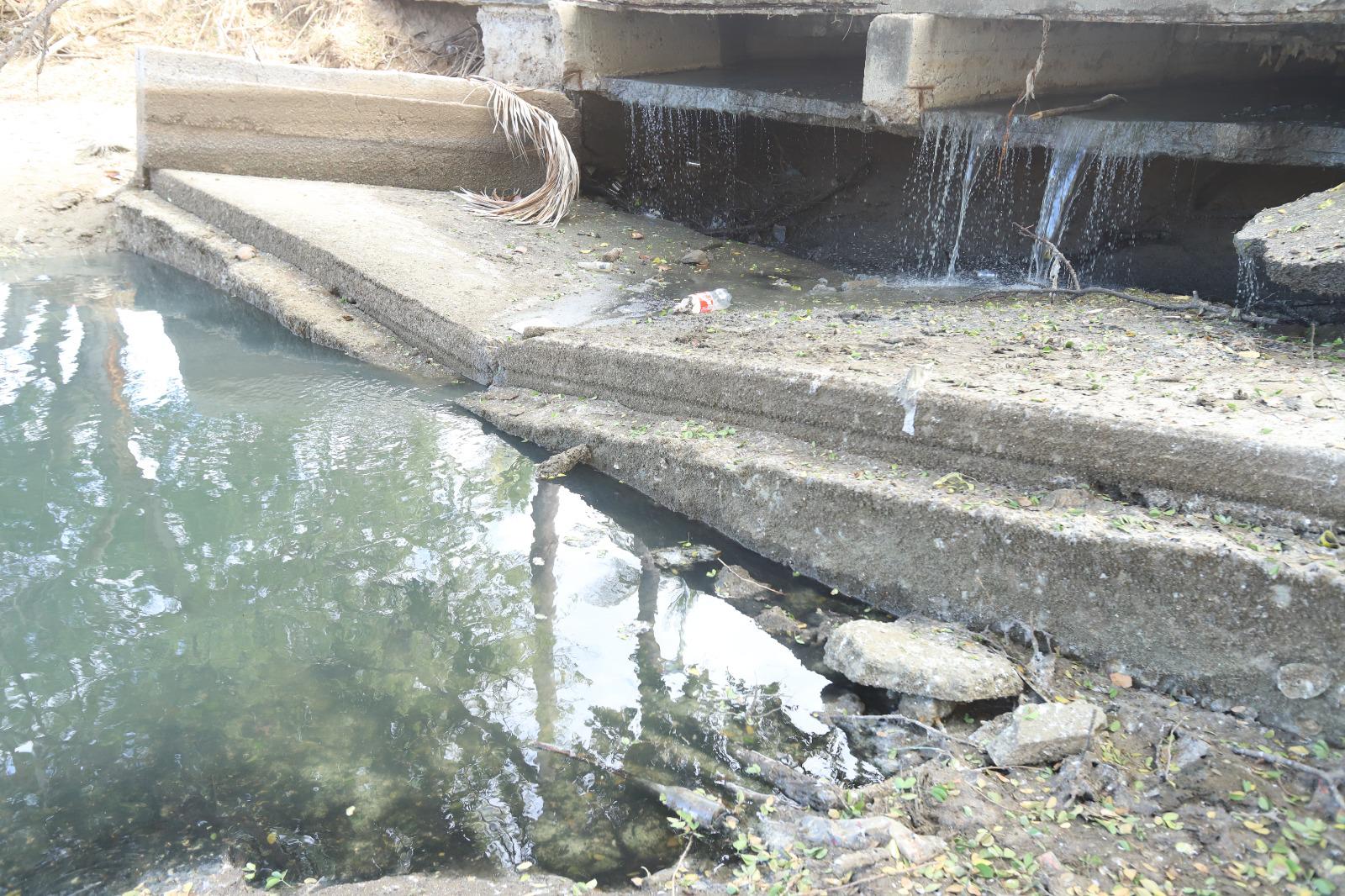 $!Recibe zona de Cerritos descargas de aguas residuales en sus cuerpos de agua