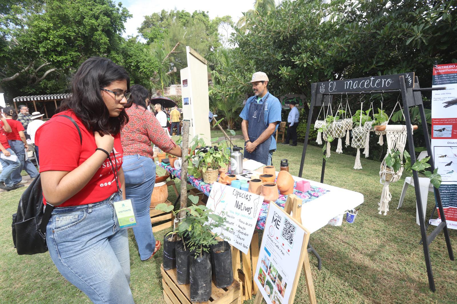 $!Inauguran en Mazatlán Encuentro de Biología en el Observatorio 1873