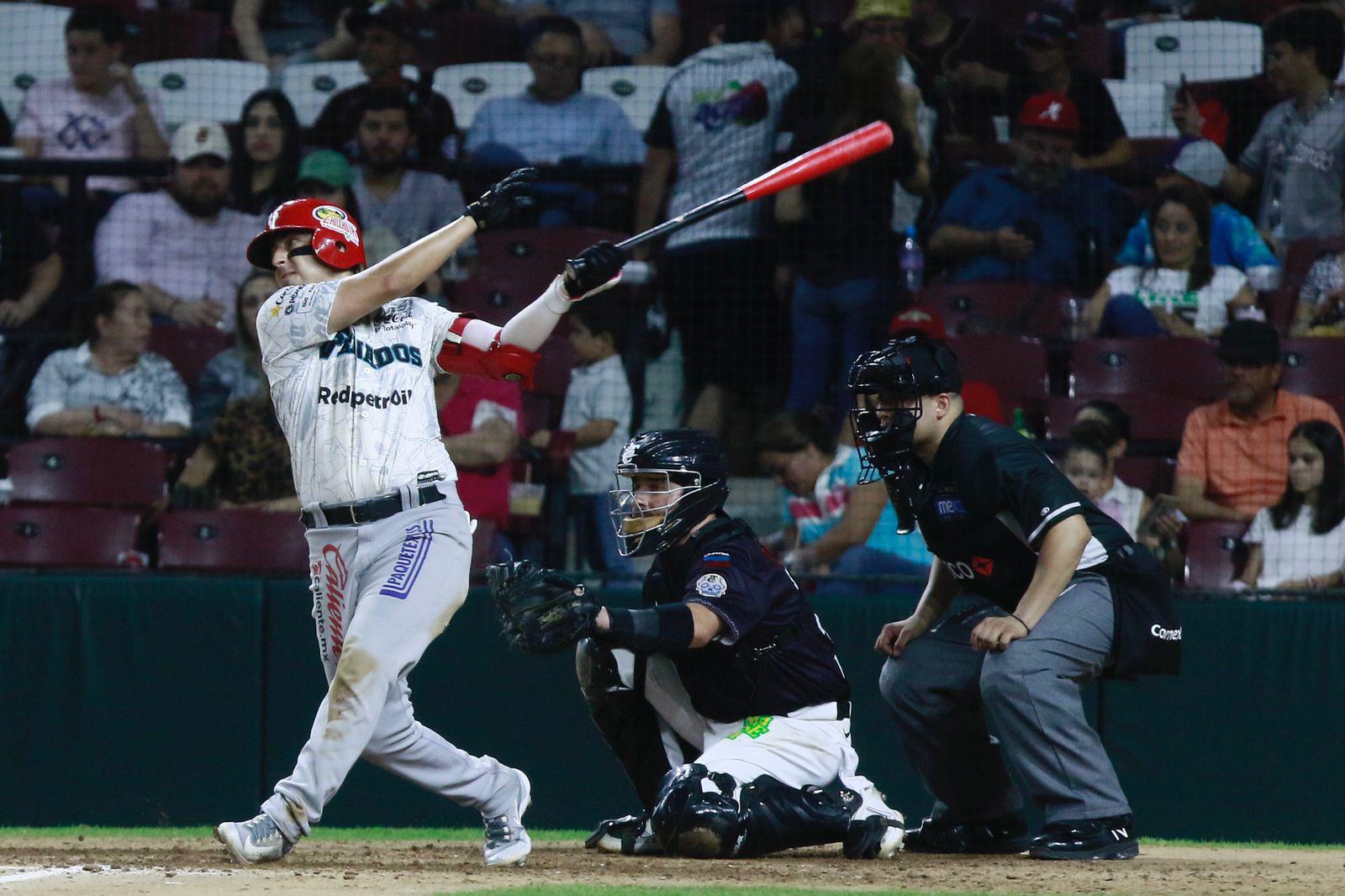 $!Tomateros de Culiacán iguala la ‘Guerra Civil’ con blanqueada a Venados