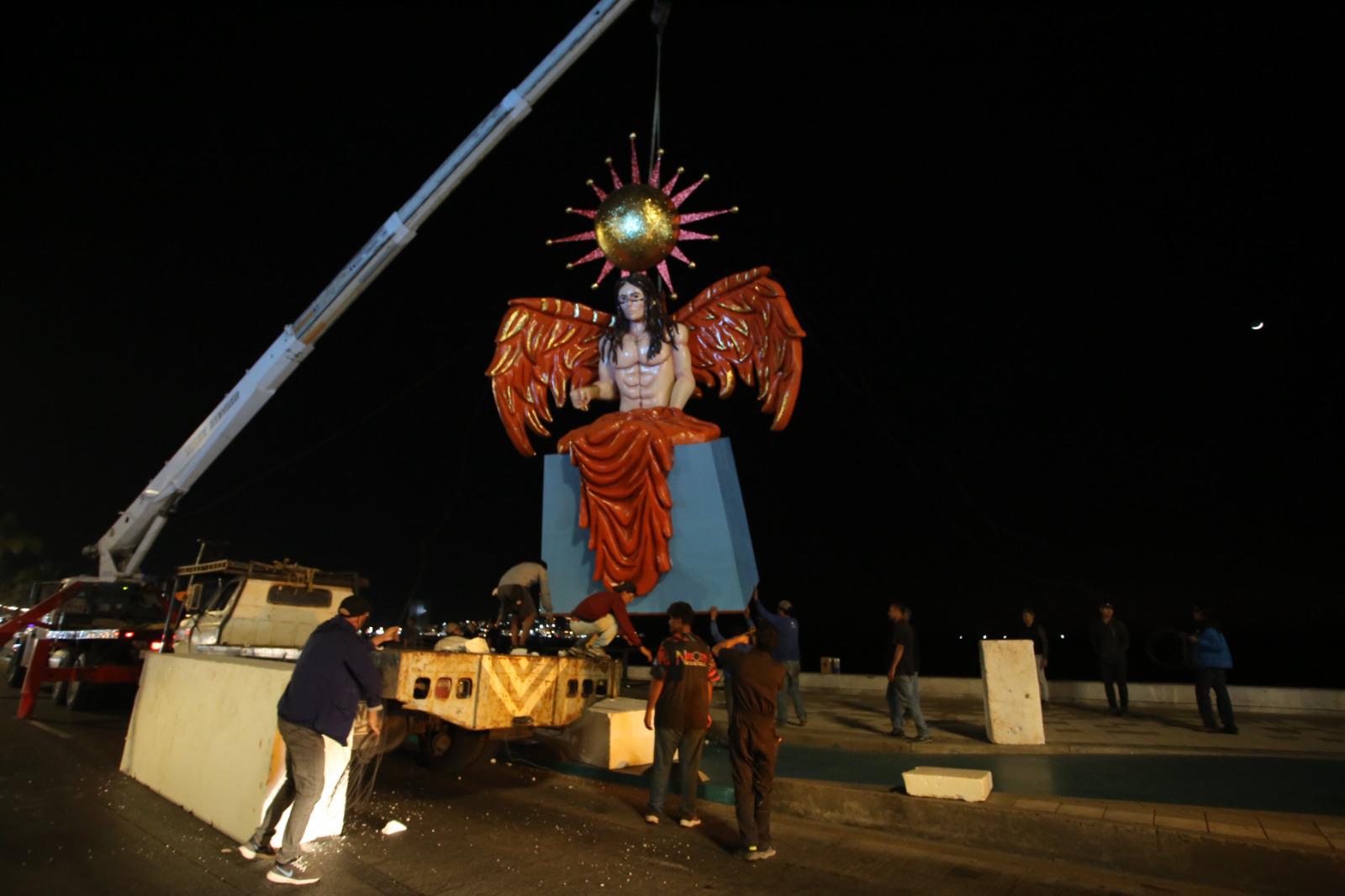 $!Diseñan uno de los monigotes más altos en la historia del Carnaval de Mazatlán