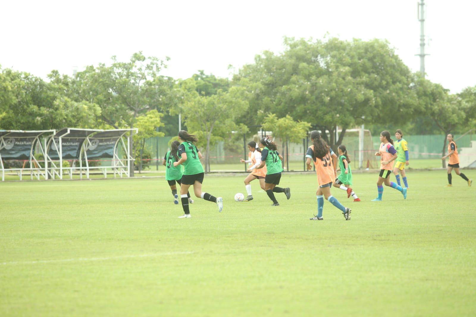 $!Seleccionan a 25 futbolistas en visorías de Federación Mexicana en Mazatlán