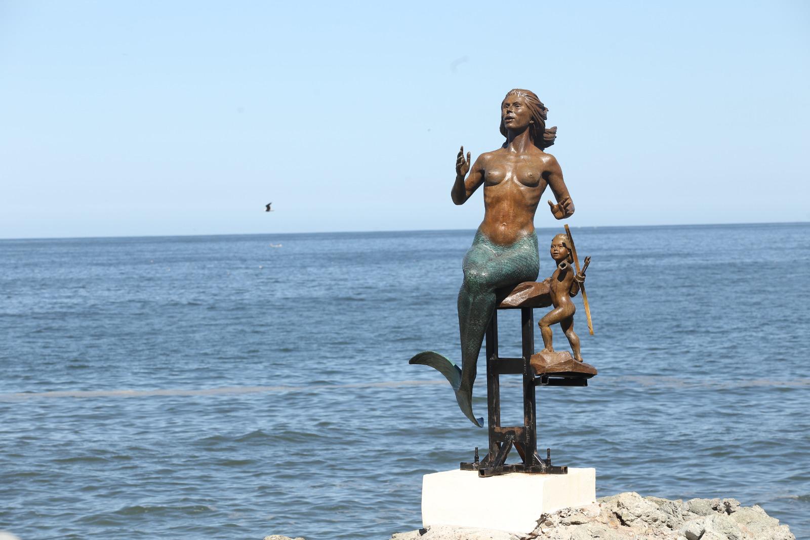 $!Mutilan al cupido de la escultura La Diosa de los Mares, en la Sánchez Taboada