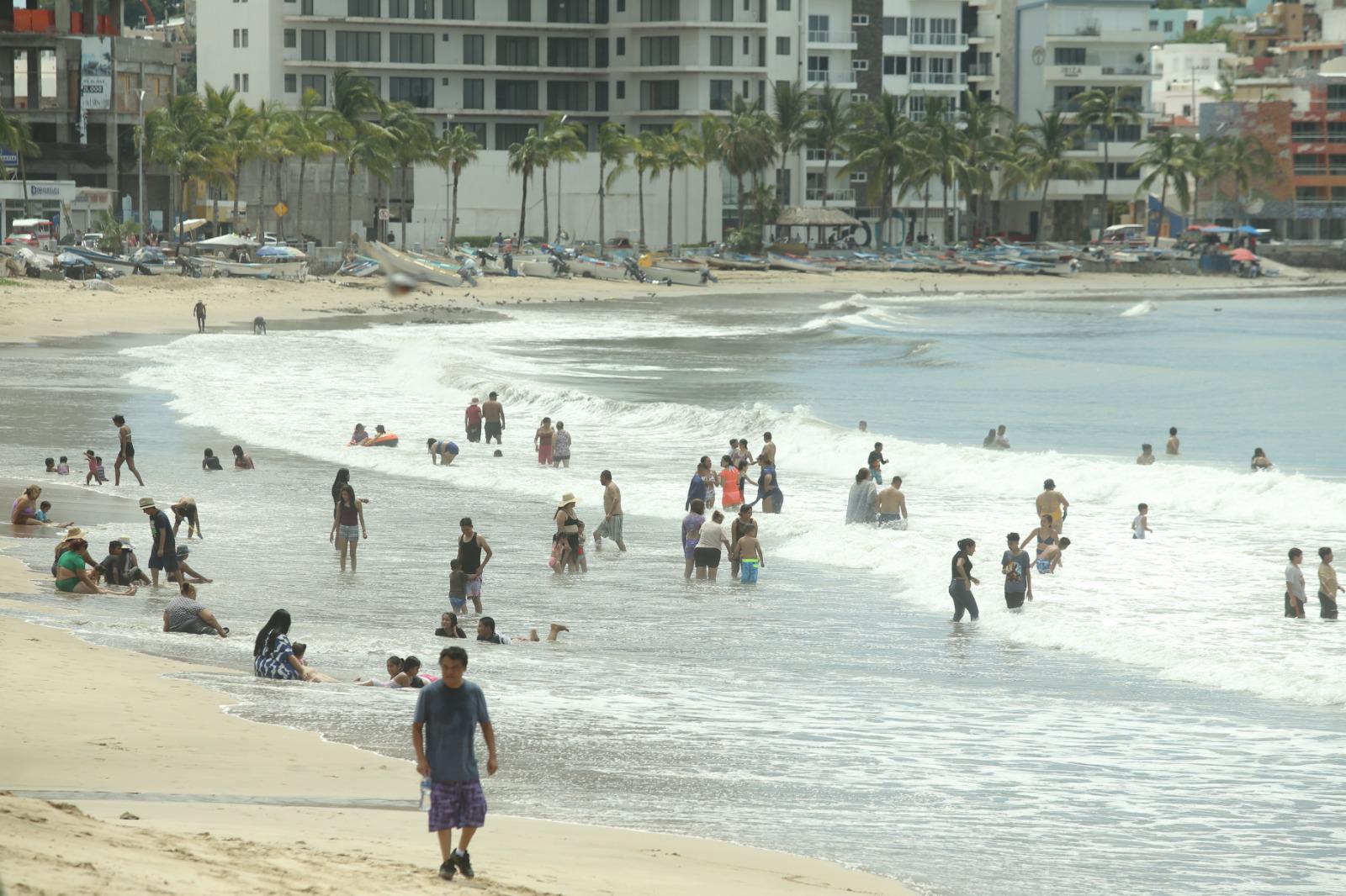 $!Pese a incertidumbre que vive Sinaloa, turistas siguen llegando a Mazatlán