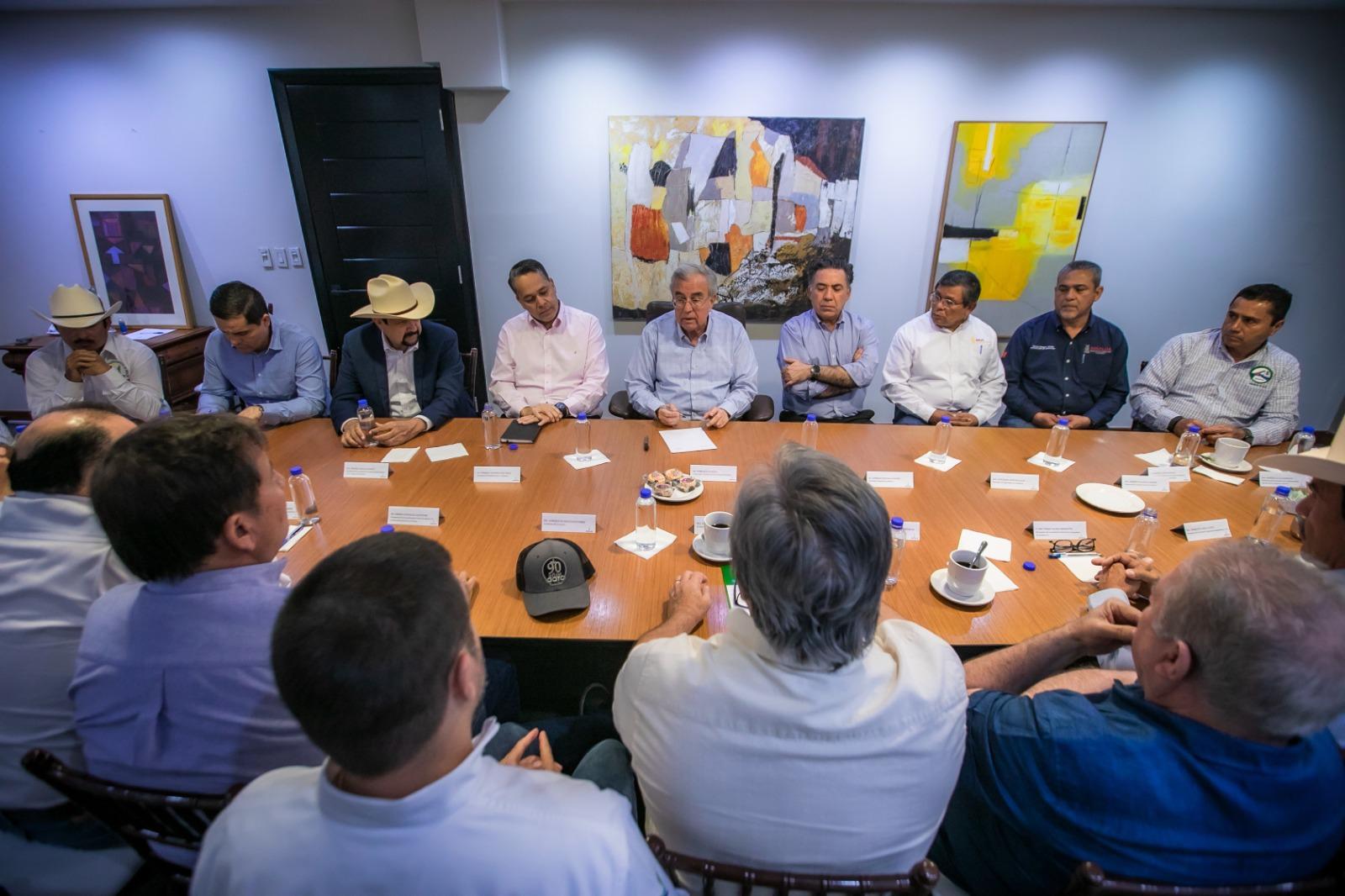 $!Se reúne Rocha con productores para acordar comercialización del maíz y trigo