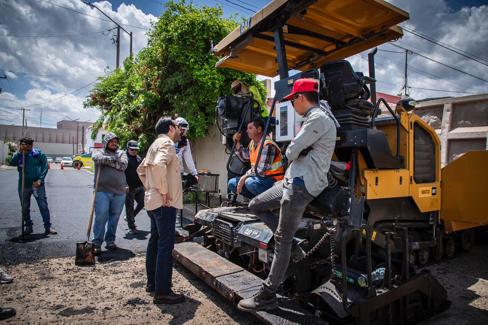 $!Ayuntamiento de Culiacán concluye reencarpetado en siete vialidades de las nueve prometidas en el Fraccionamiento Terranova