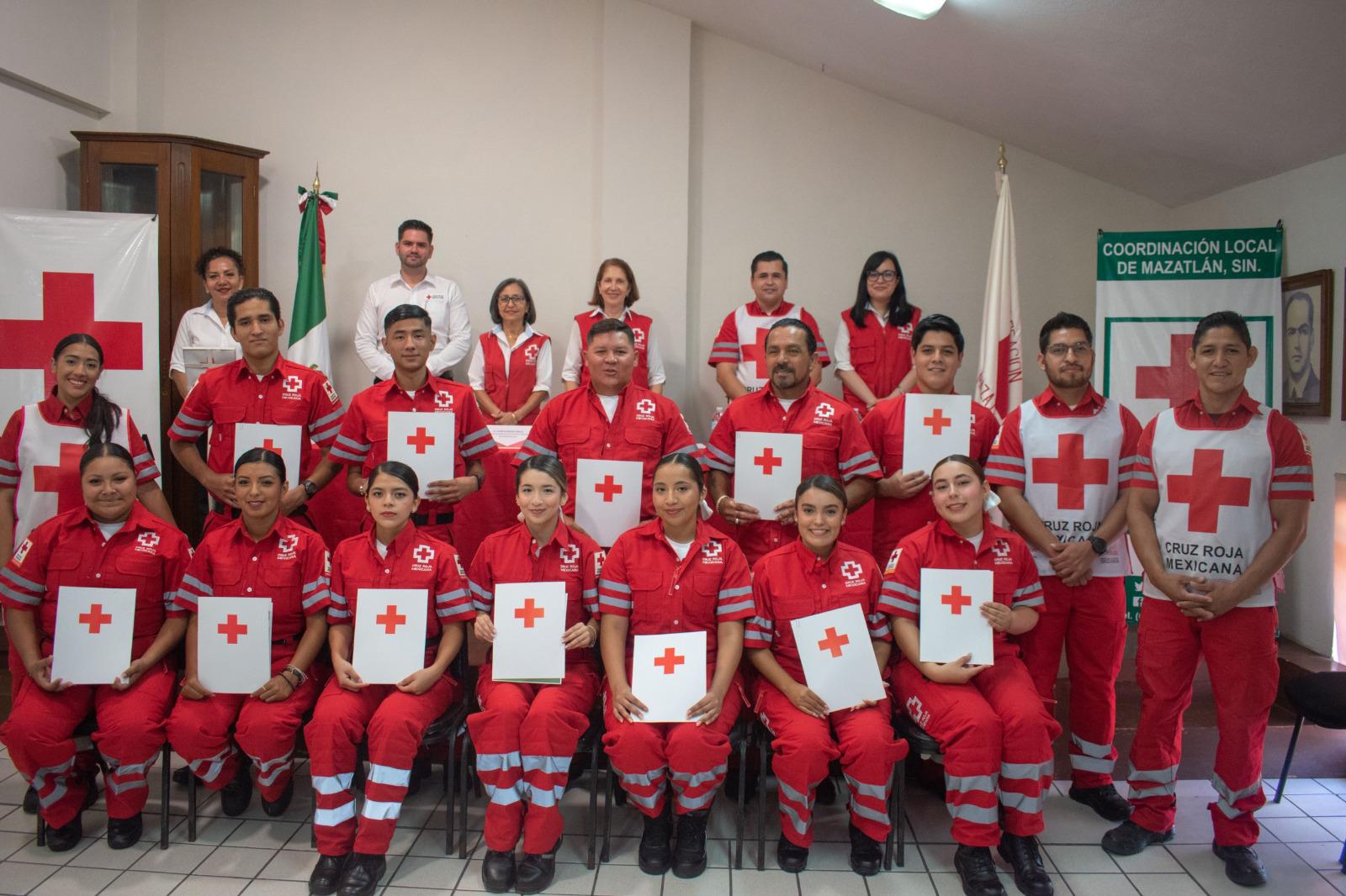 $!Cruz Roja Mazatlán egresa a nuevos paramédicos en ceremonia de graduación