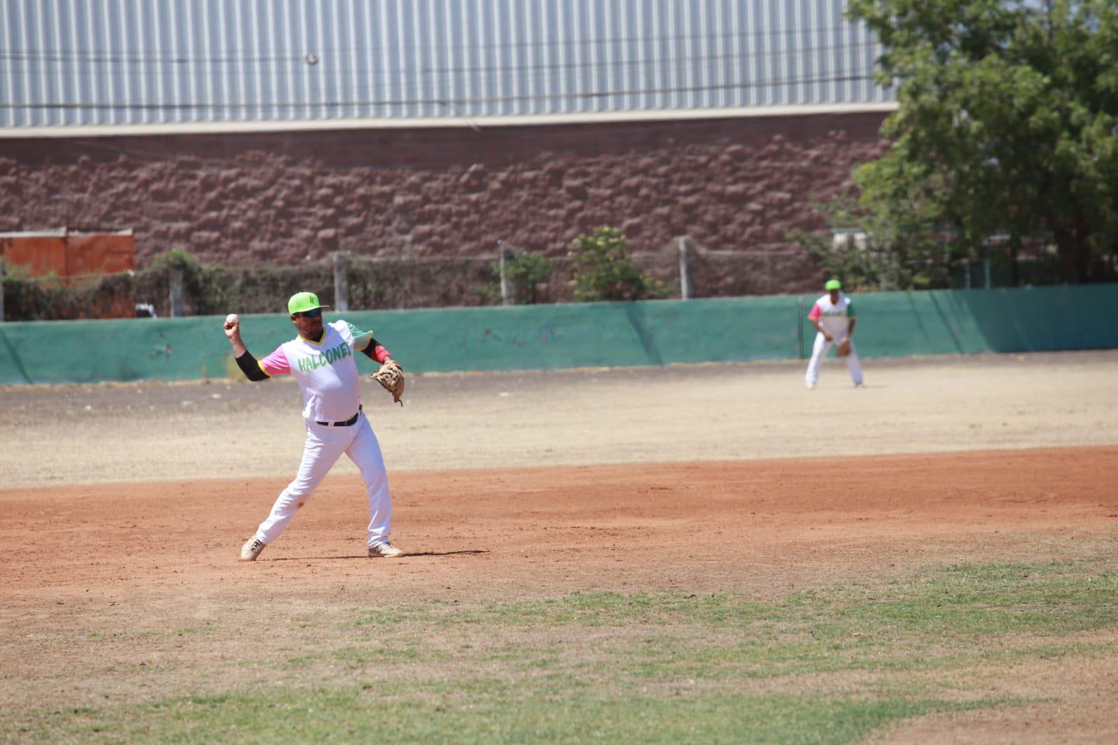 $!Covec se perfila al título de la Liga de Beisbol 40 años