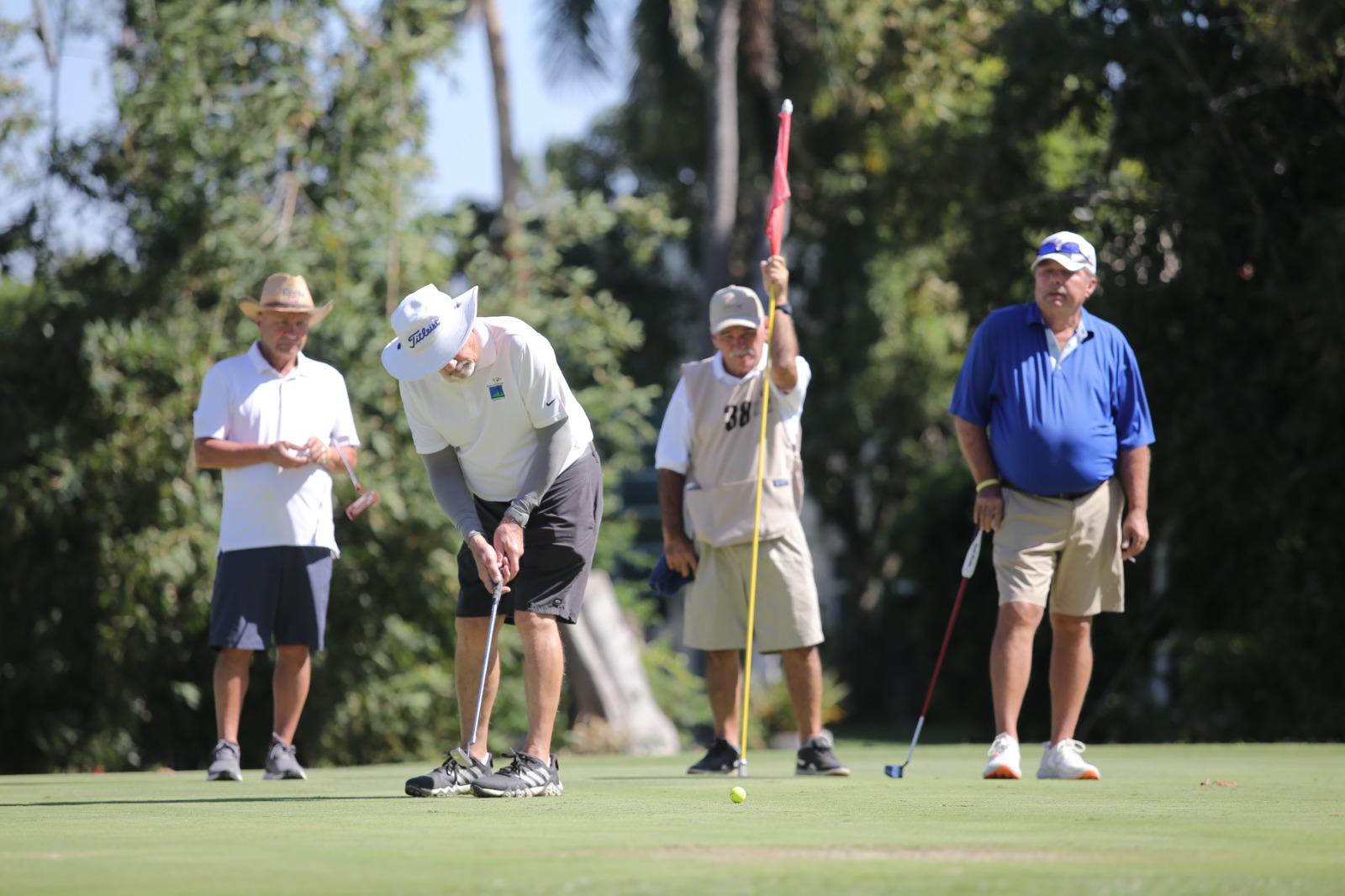 $!Golfistas toman la salida de Torneo Anual de Golf El Cid