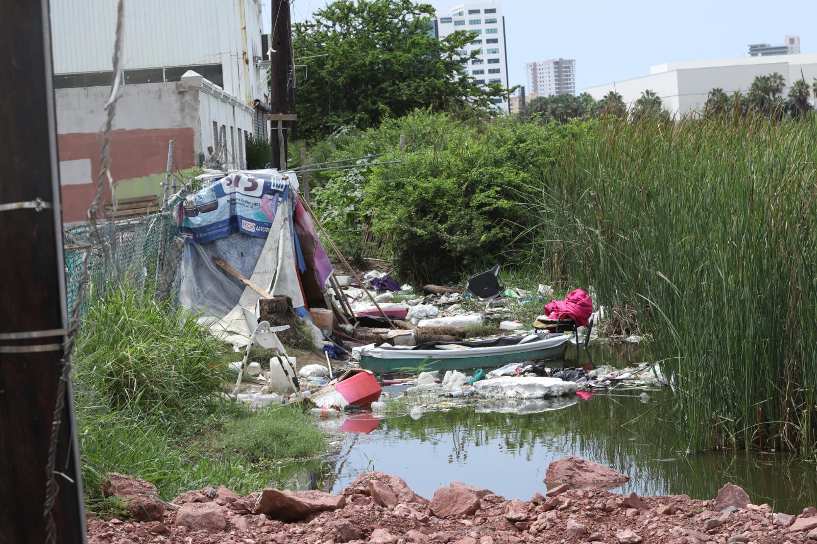 $!Protestan vecinos del Fraccionamiento Flamingos por el relleno y las inundaciones